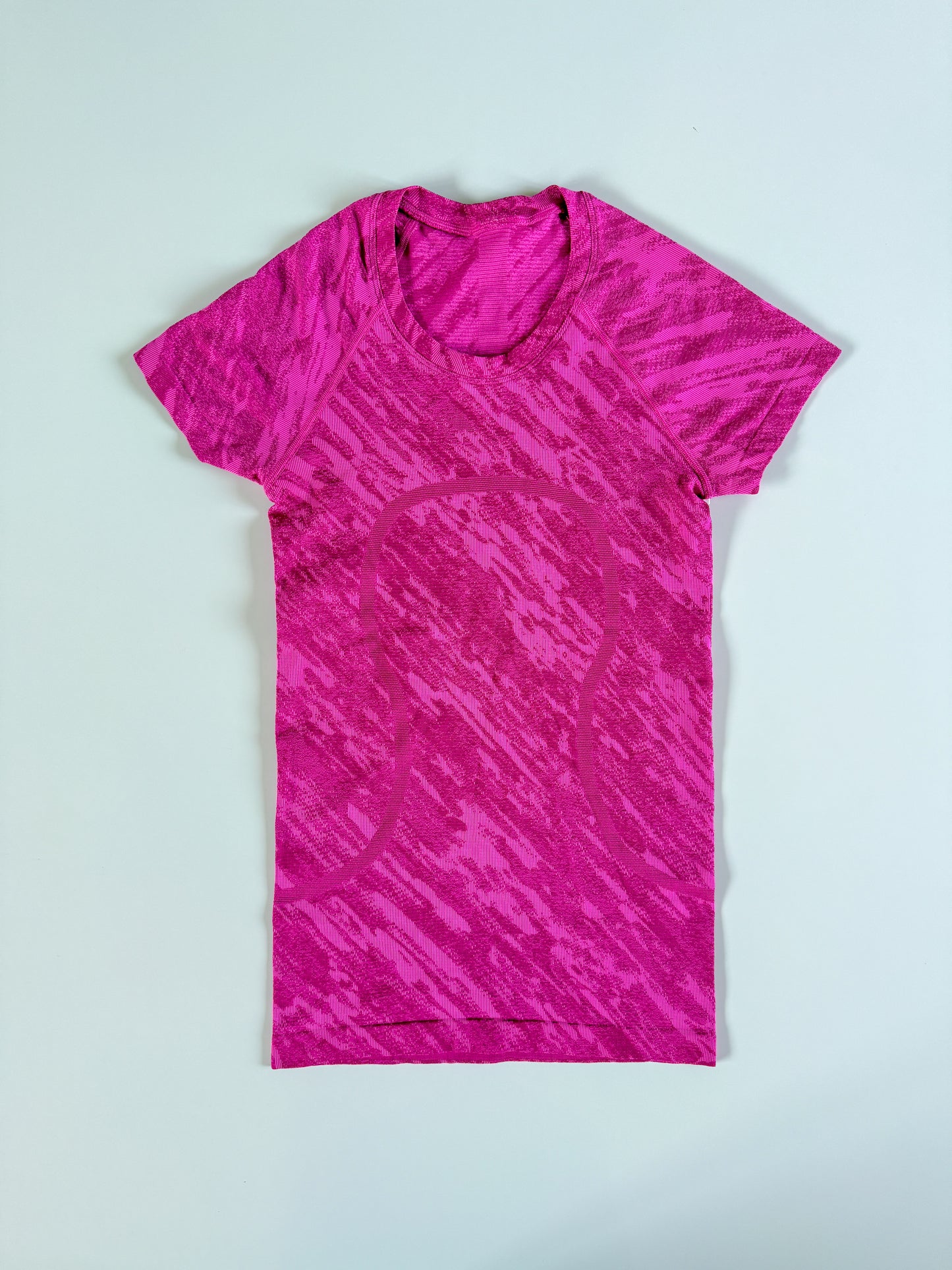 Size 2,6 RARE Pink Tiger Swiftly Tech Short Sleeve