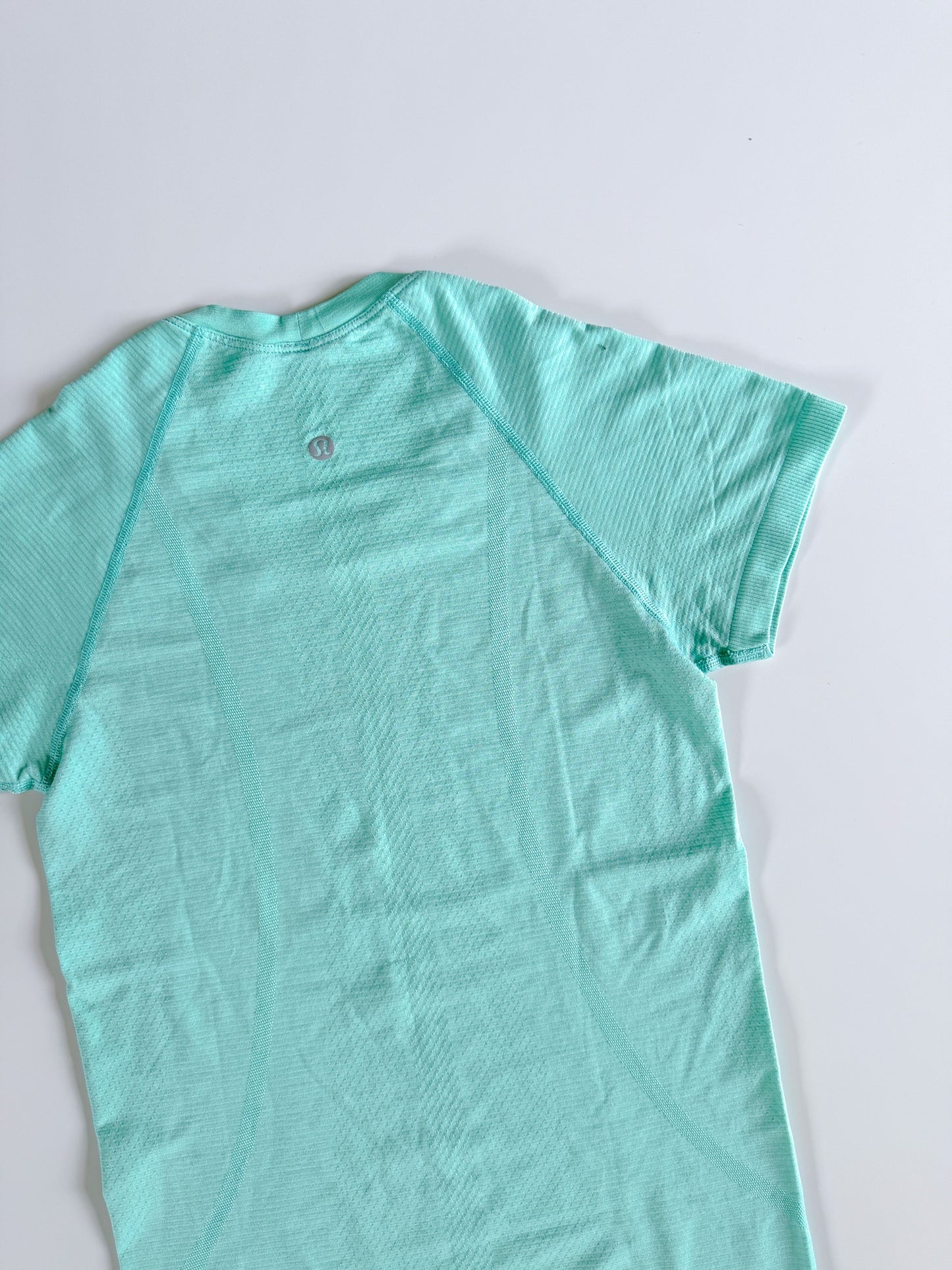 Size 4,6 Wild Mint Swiftly Tech Short Sleeve 2.0