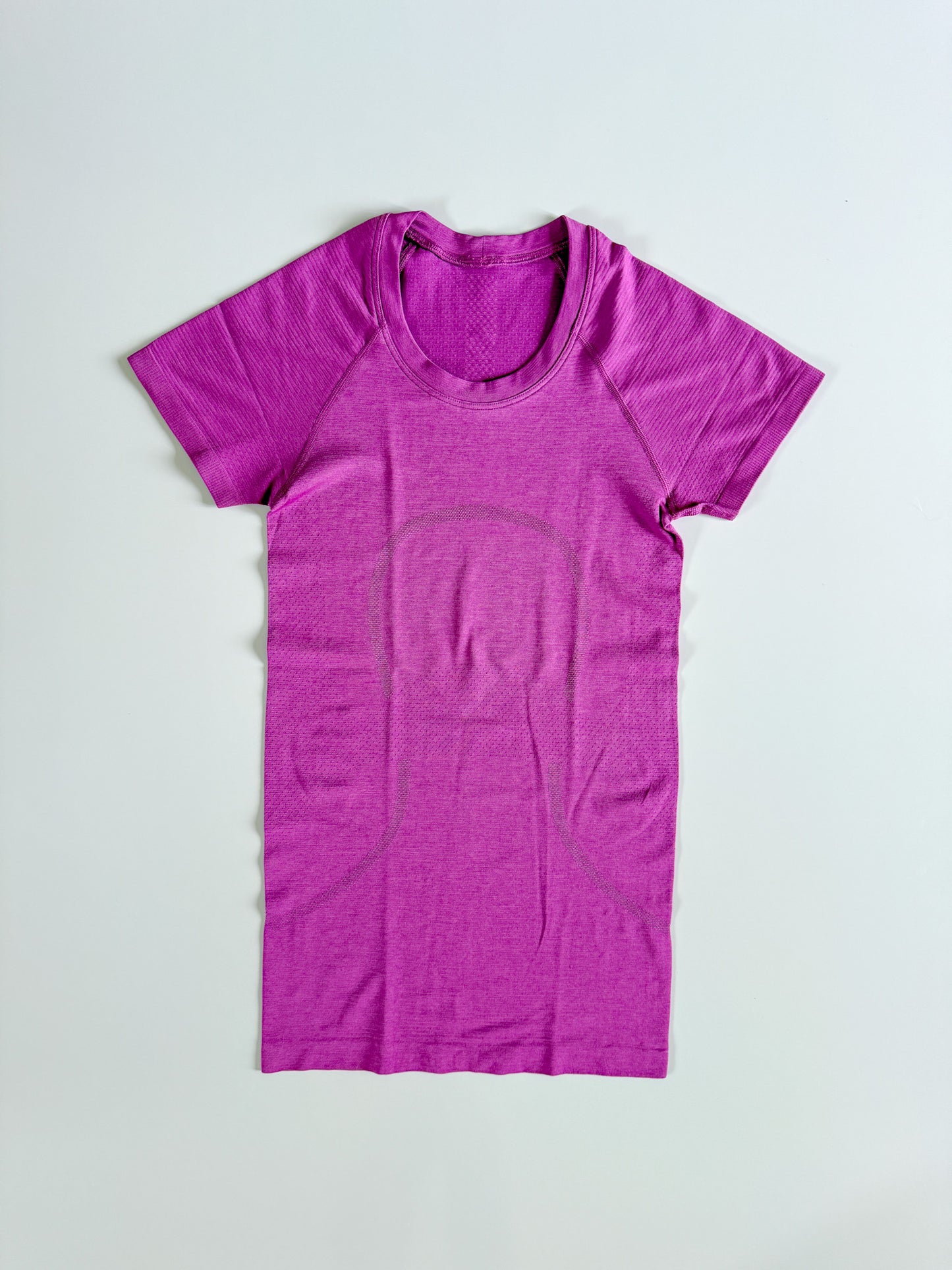 Size 0 Vivid Plum Swiftly Tech Short Sleeve 2.0