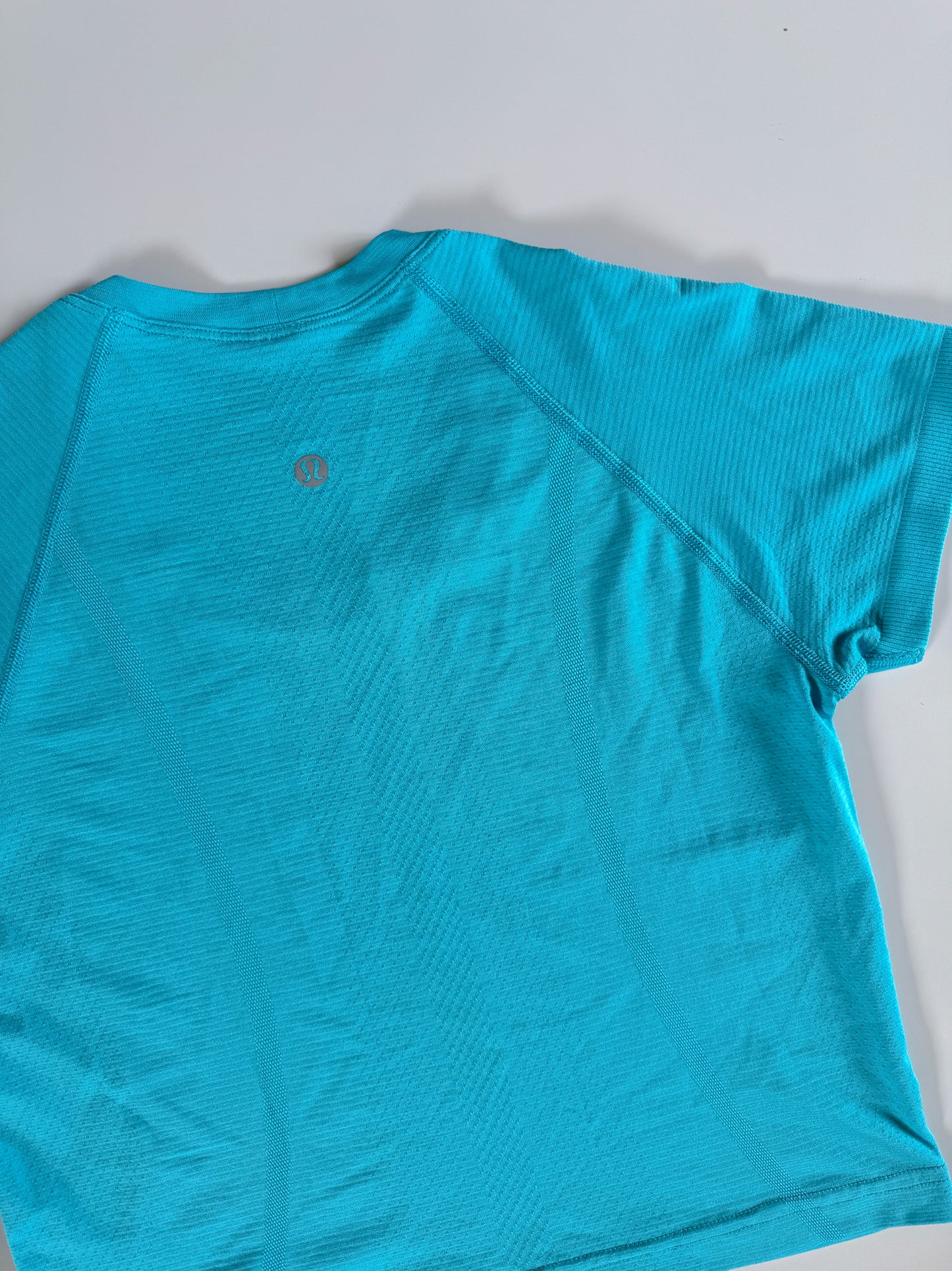 Size 8 RARE Electric Turquoise Swiftly Tech Short Sleeve 2.0 *crop