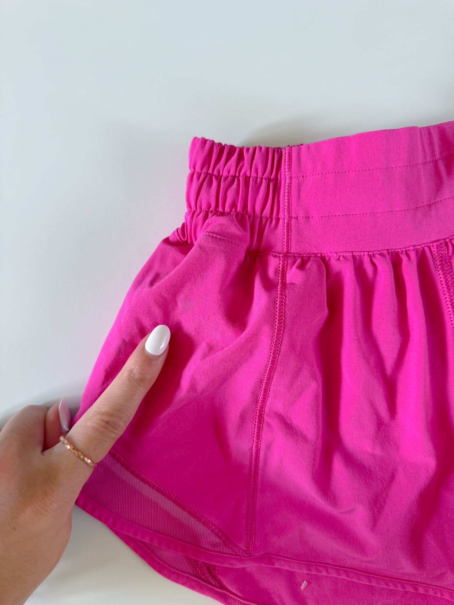 Size 2 Sonic Pink Hotty Hot 2.5" flaw