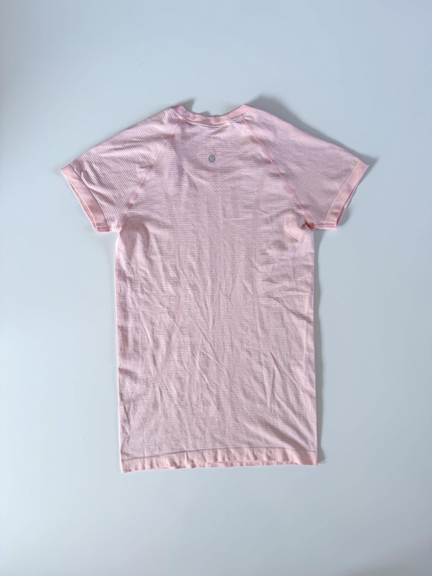 Size 6 Pink Mist Swiftly Tech Short Sleeve 2.0
