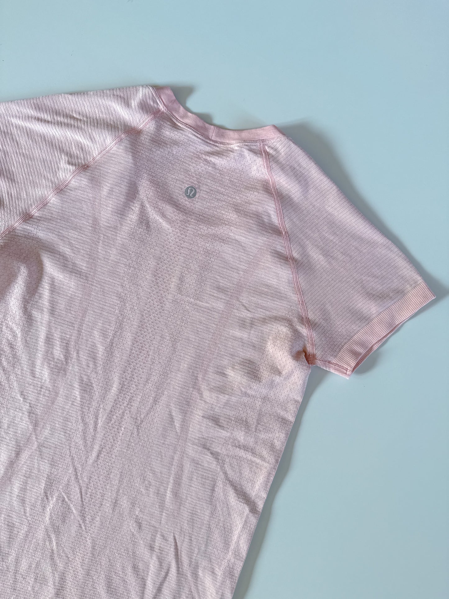 Size 6 Pink Mist Swiftly Tech Short Sleeve 2.0