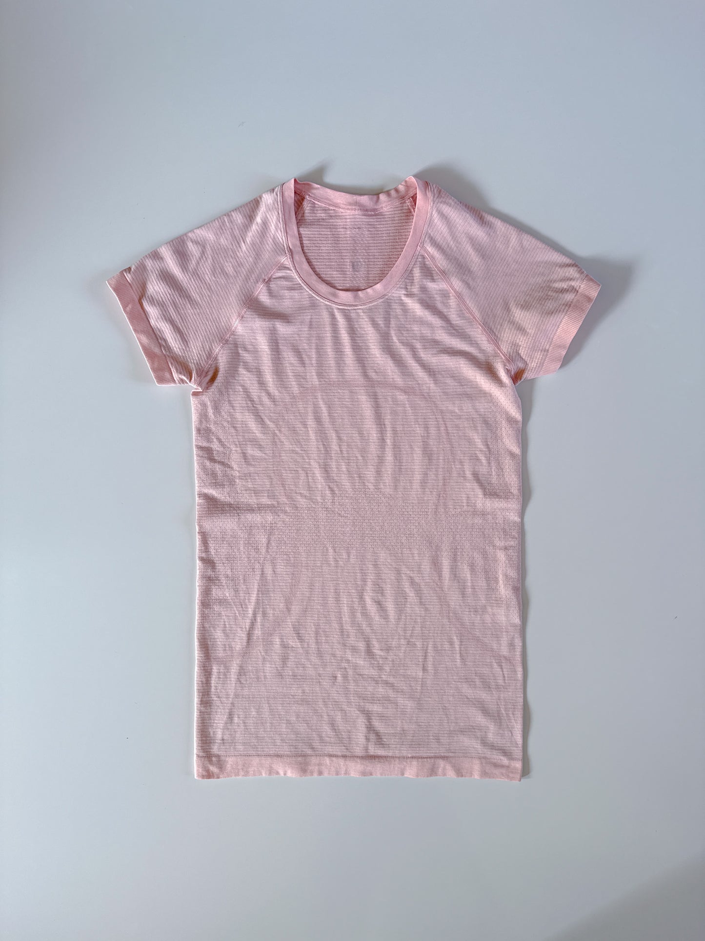 Size 6 Pink Mist Swiftly Tech Short Sleeve 2.0