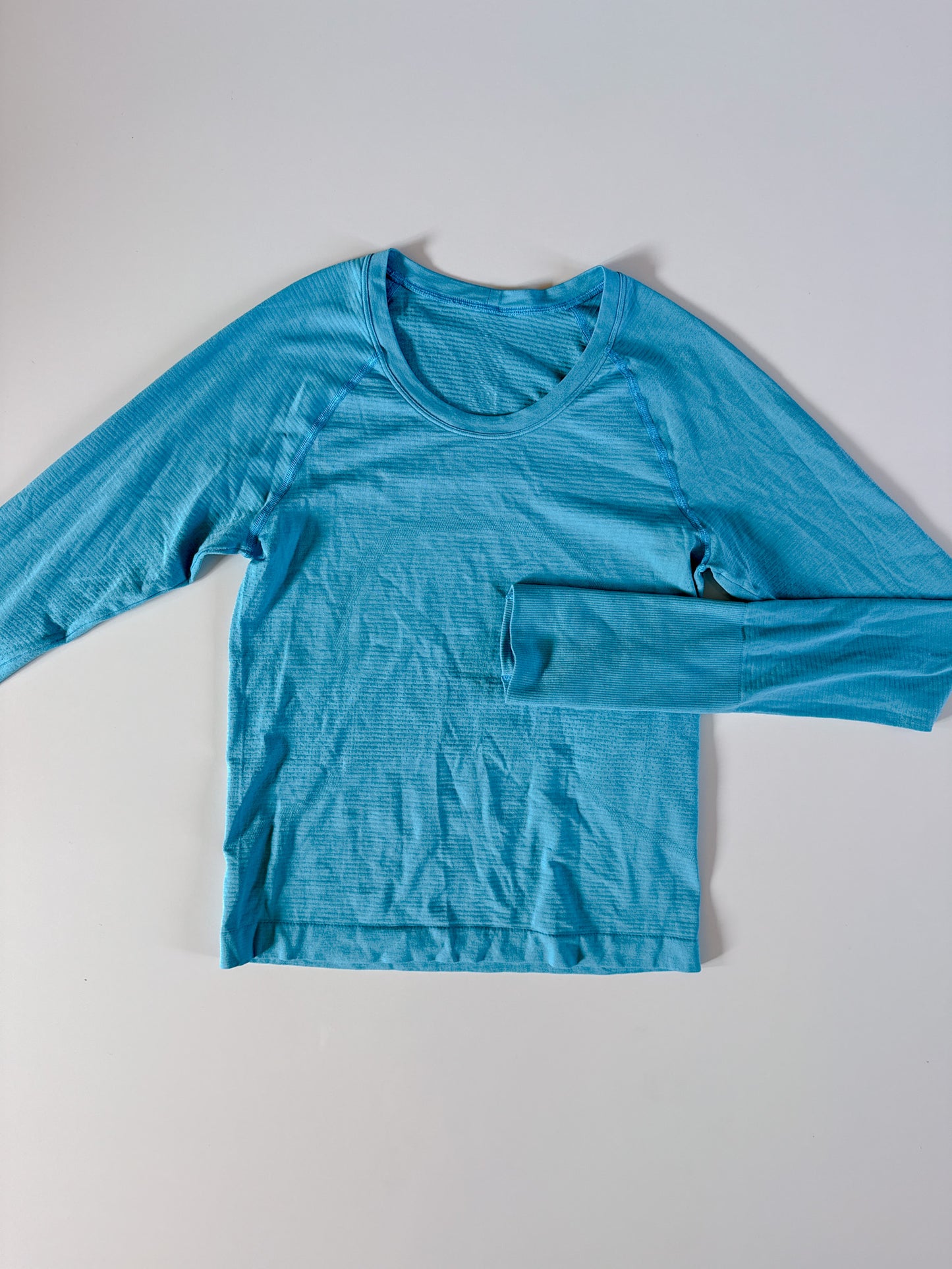 Size 4 RARE Electric Turquoise Swiftly Tech Long Sleeve 2.0