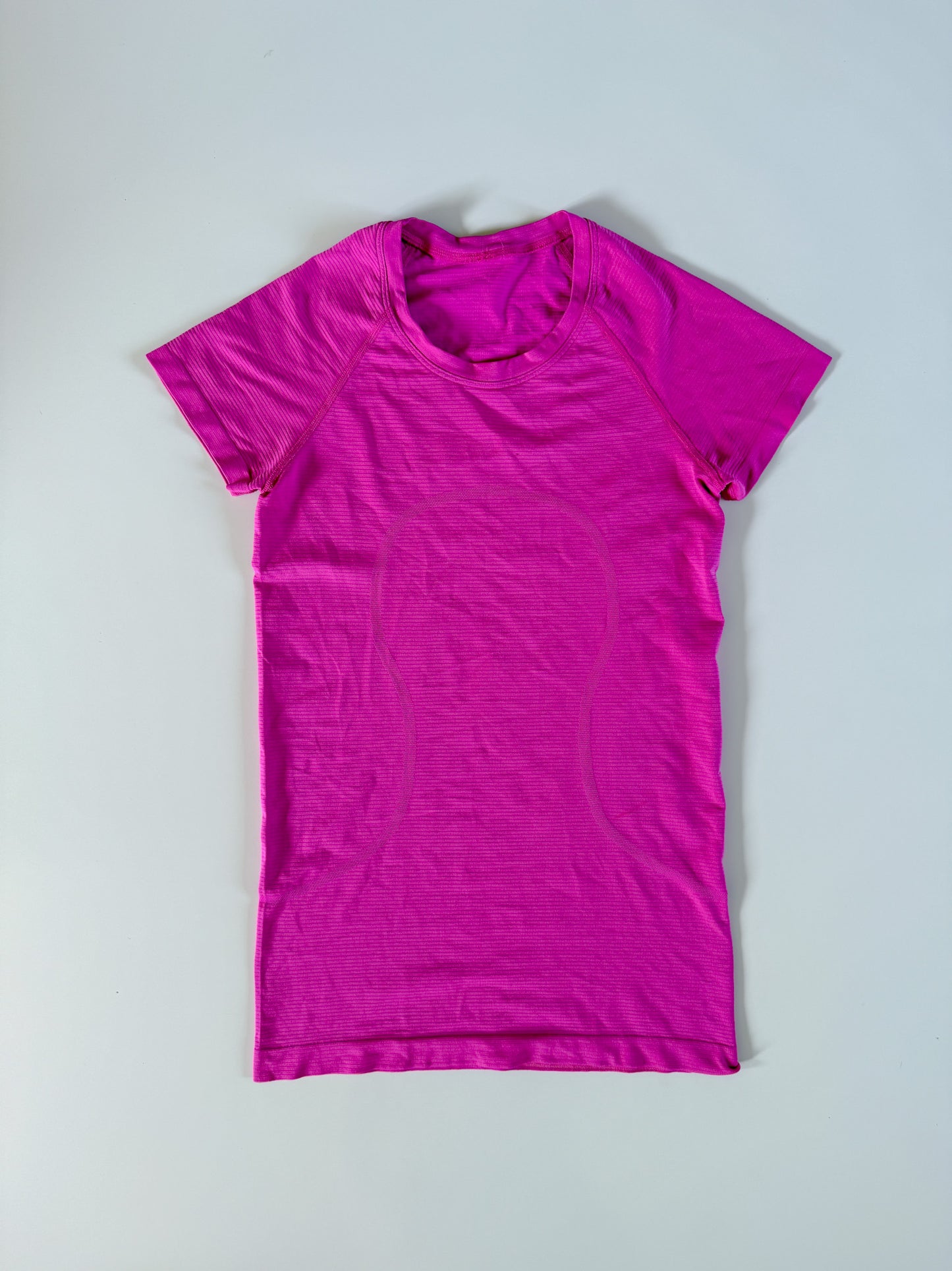 Size 4 RARE Pow Pink Swiftly Tech Short Sleeve 2.0 flaw