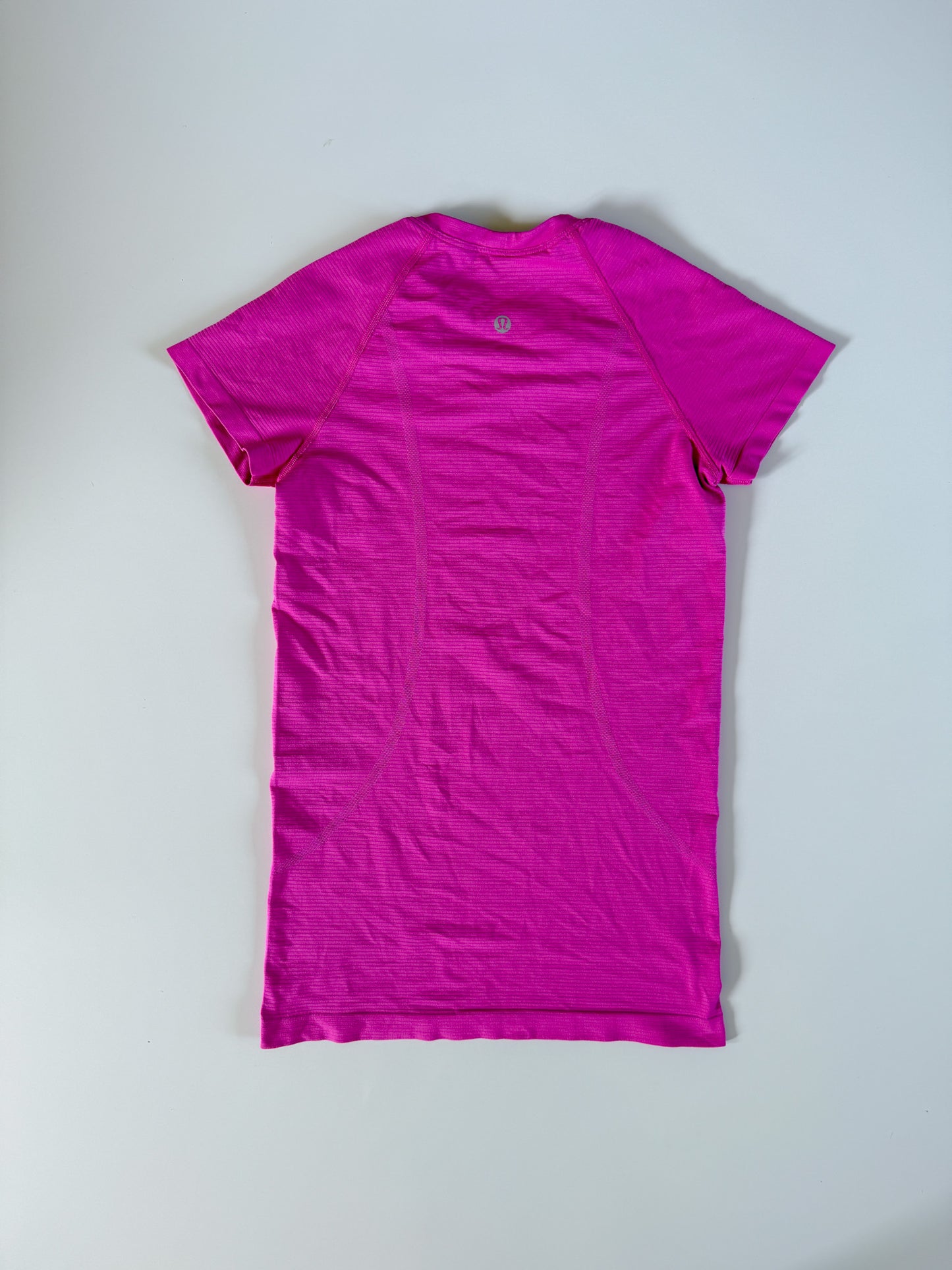 Size 4 RARE Pow Pink Swiftly Tech Short Sleeve 2.0 flaw