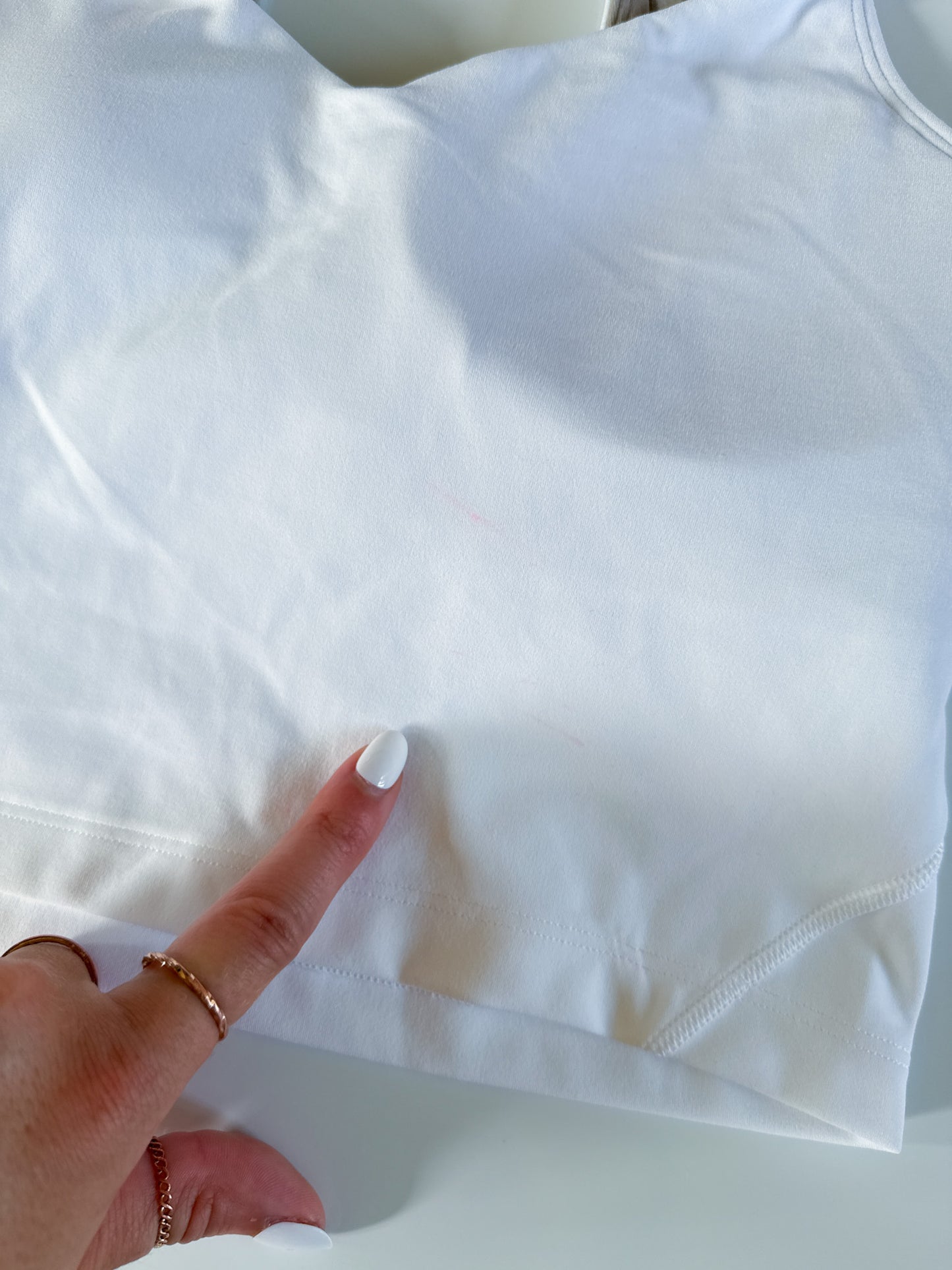 Size 4 White Align Tank flaw