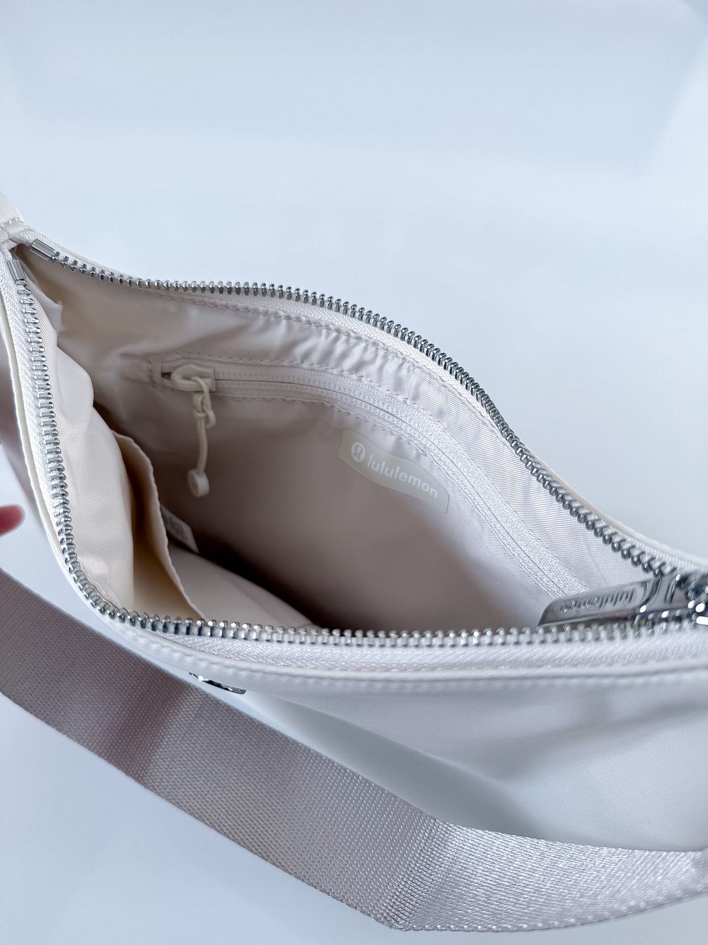 Light Ivory/Gold City Essentials Shoulder Bag 3L