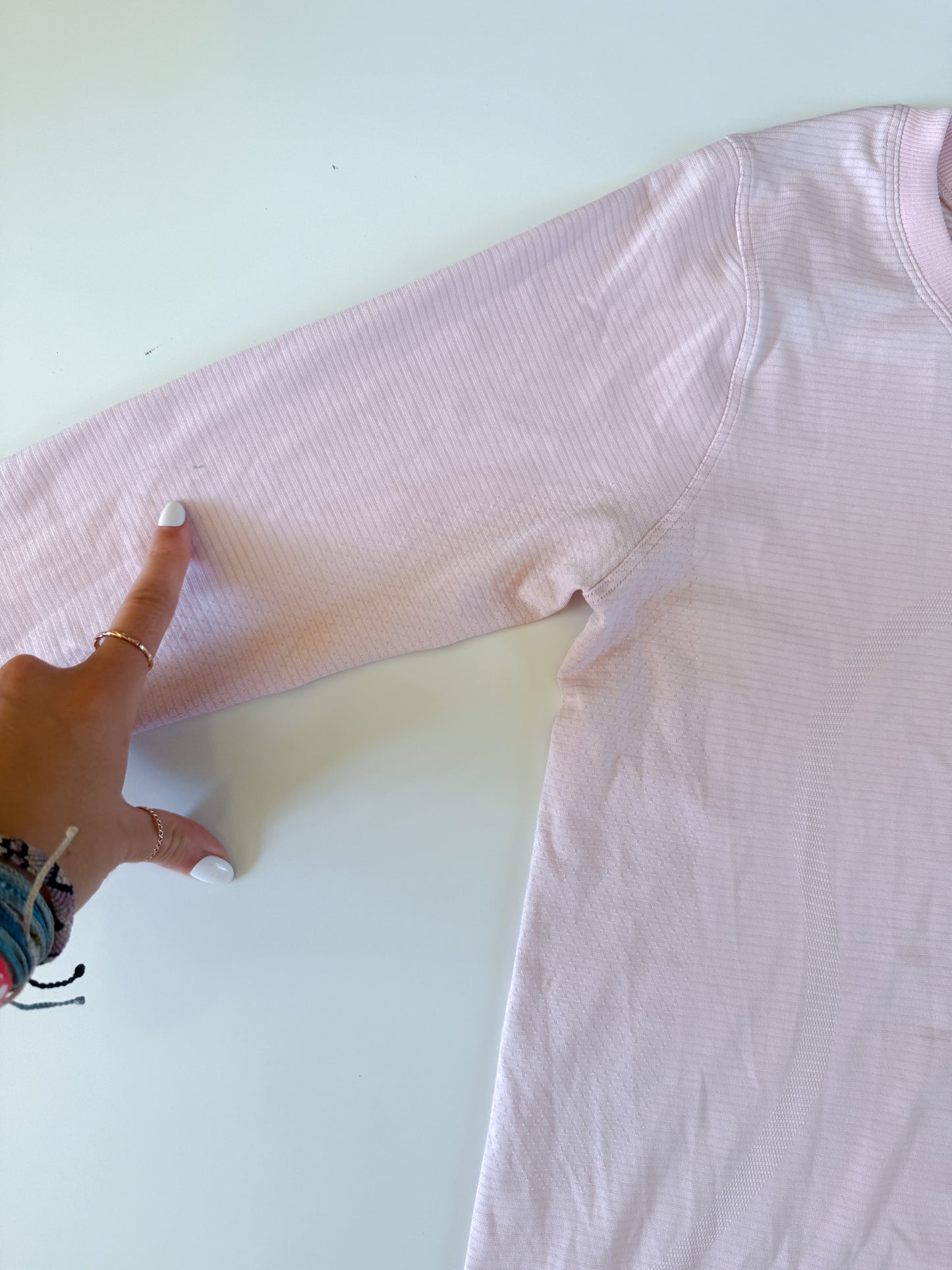 Size 6 Flush Pink Swiftly Tech Relaxed Long Sleeve 2.0 flaw