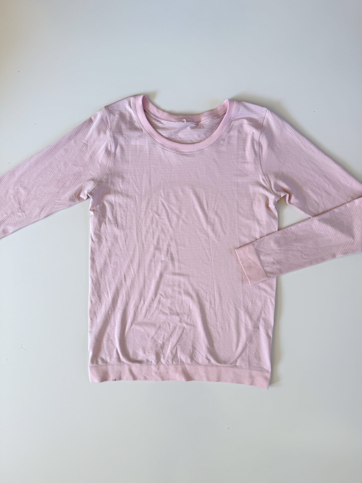 Size 6 Flush Pink Swiftly Tech Relaxed Long Sleeve 2.0 flaw