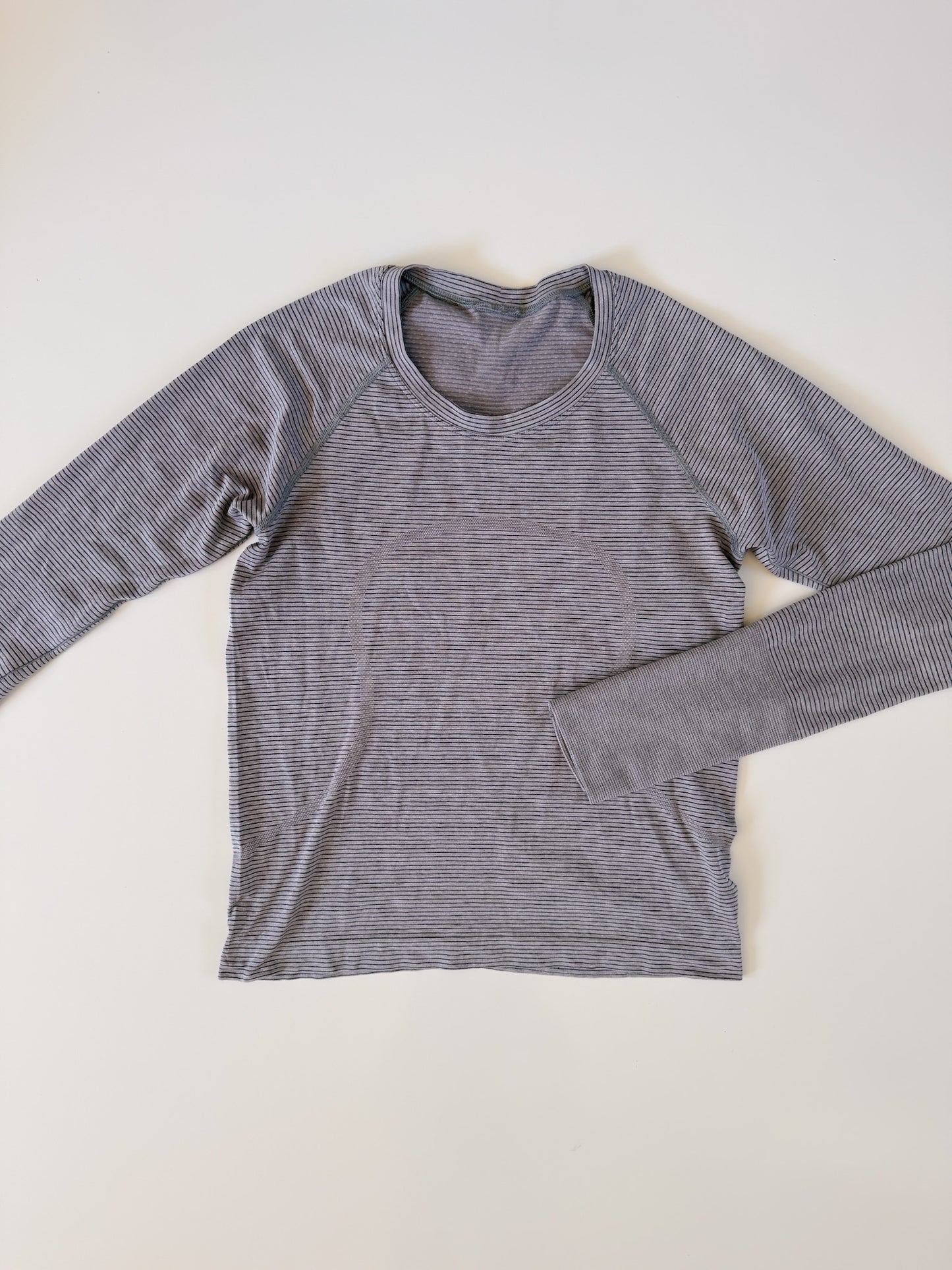 Size 8 Striped Swiftly Tech Long Sleeve race