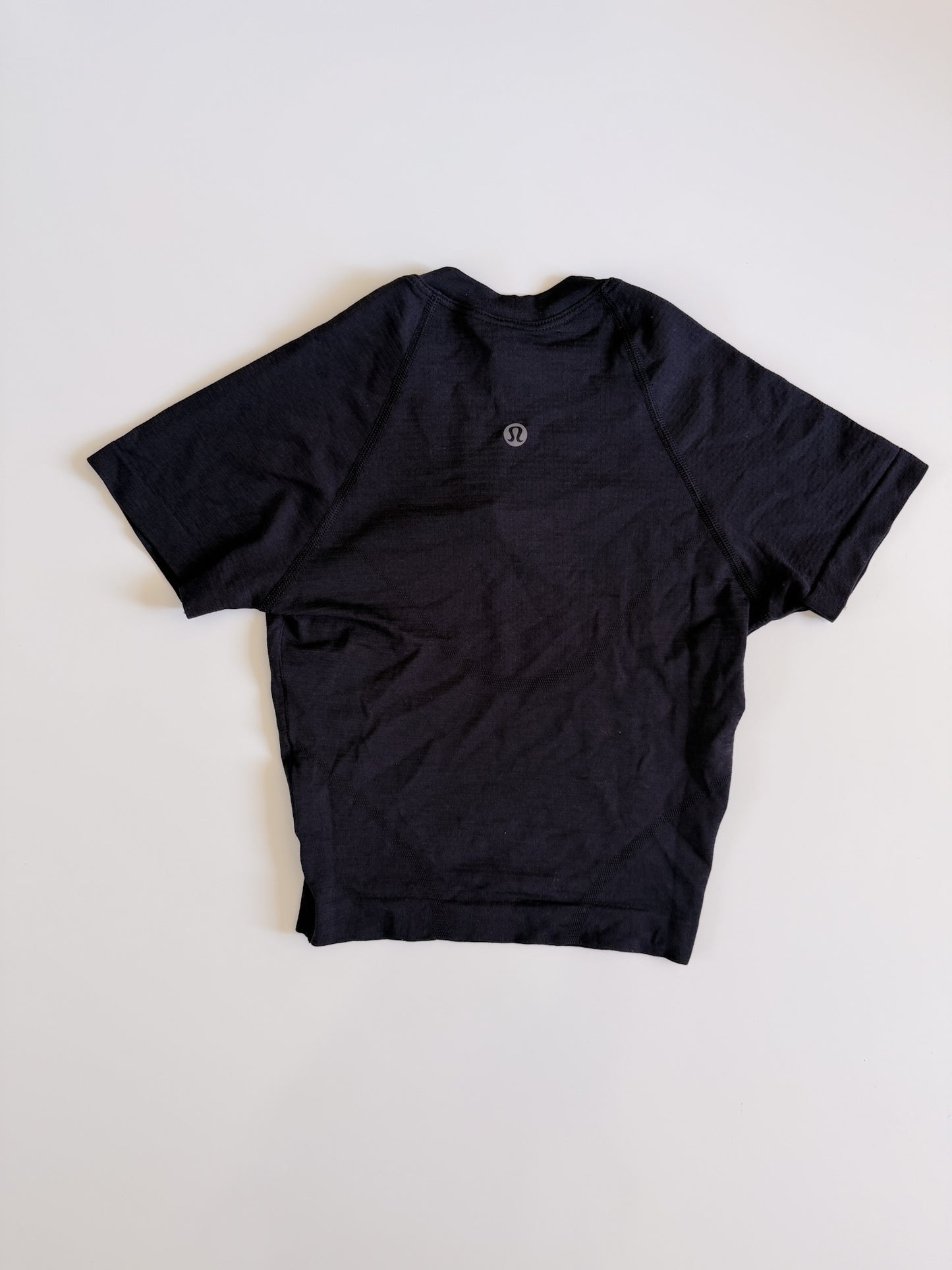 Size 0 Black Swiftly Tech Cropped Short Sleeve