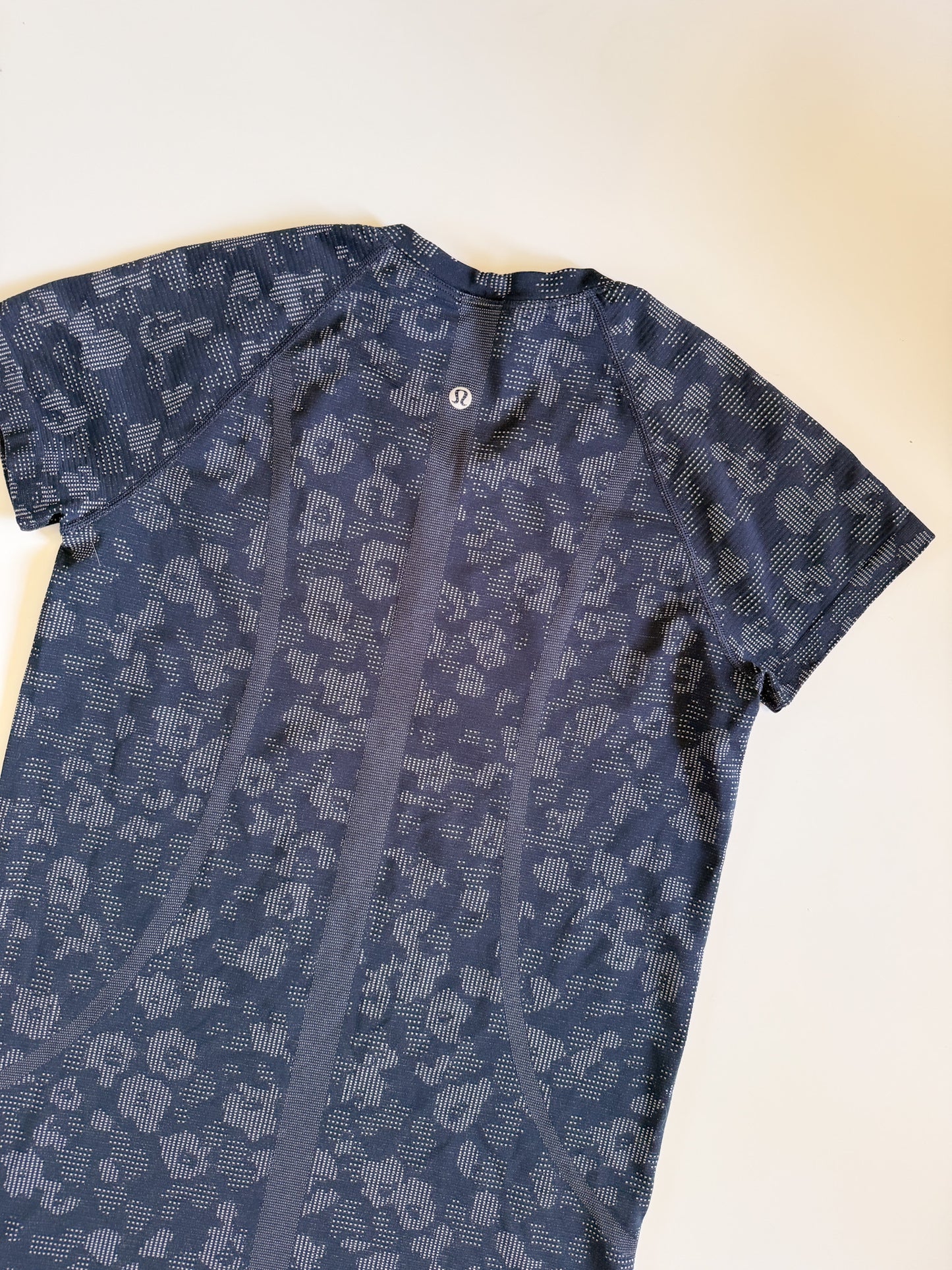Size 8 RARE Cheetah Swiftly Tech Short Sleeve 2.0