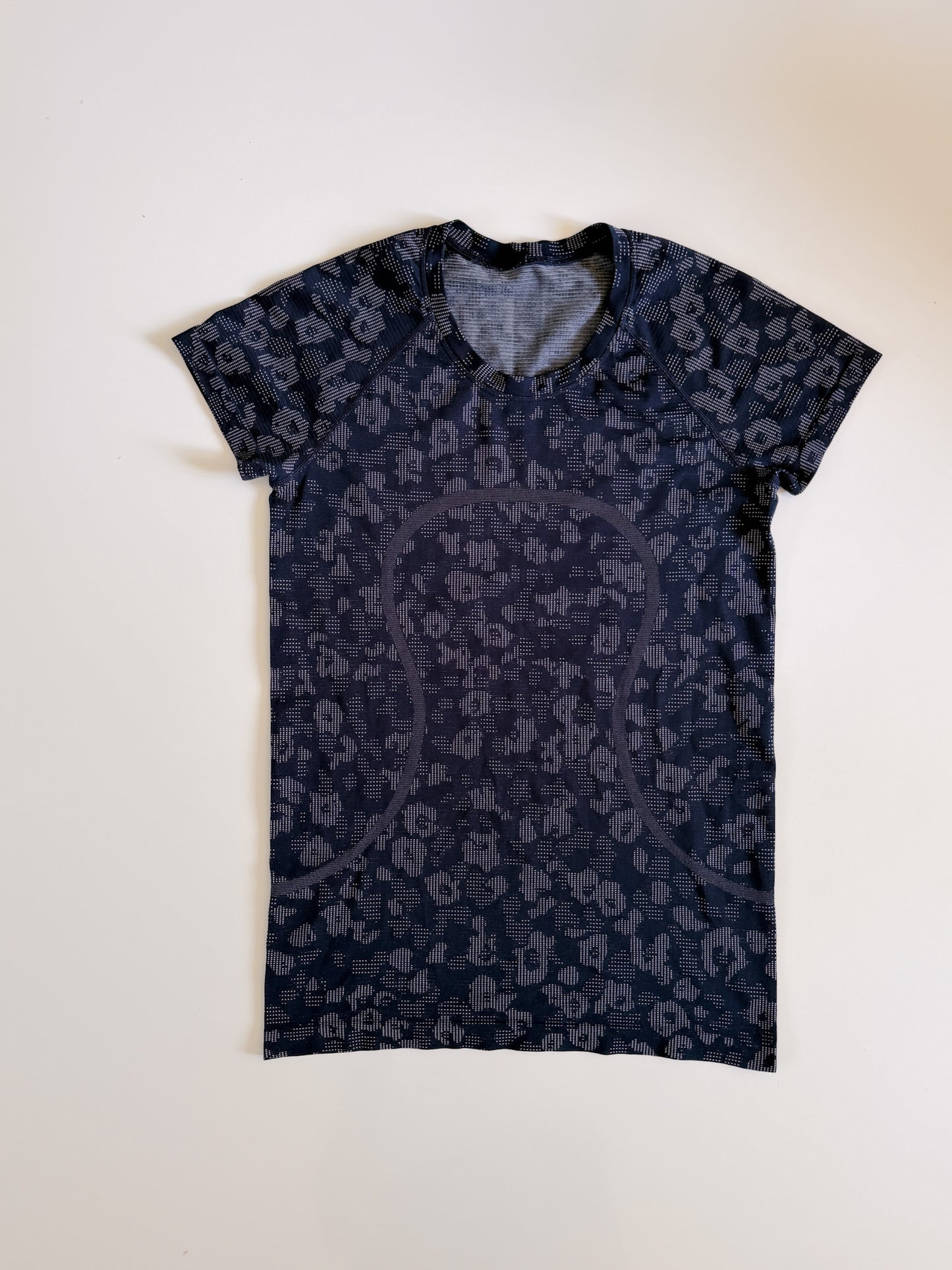 Size 8 RARE Cheetah Swiftly Tech Short Sleeve 2.0