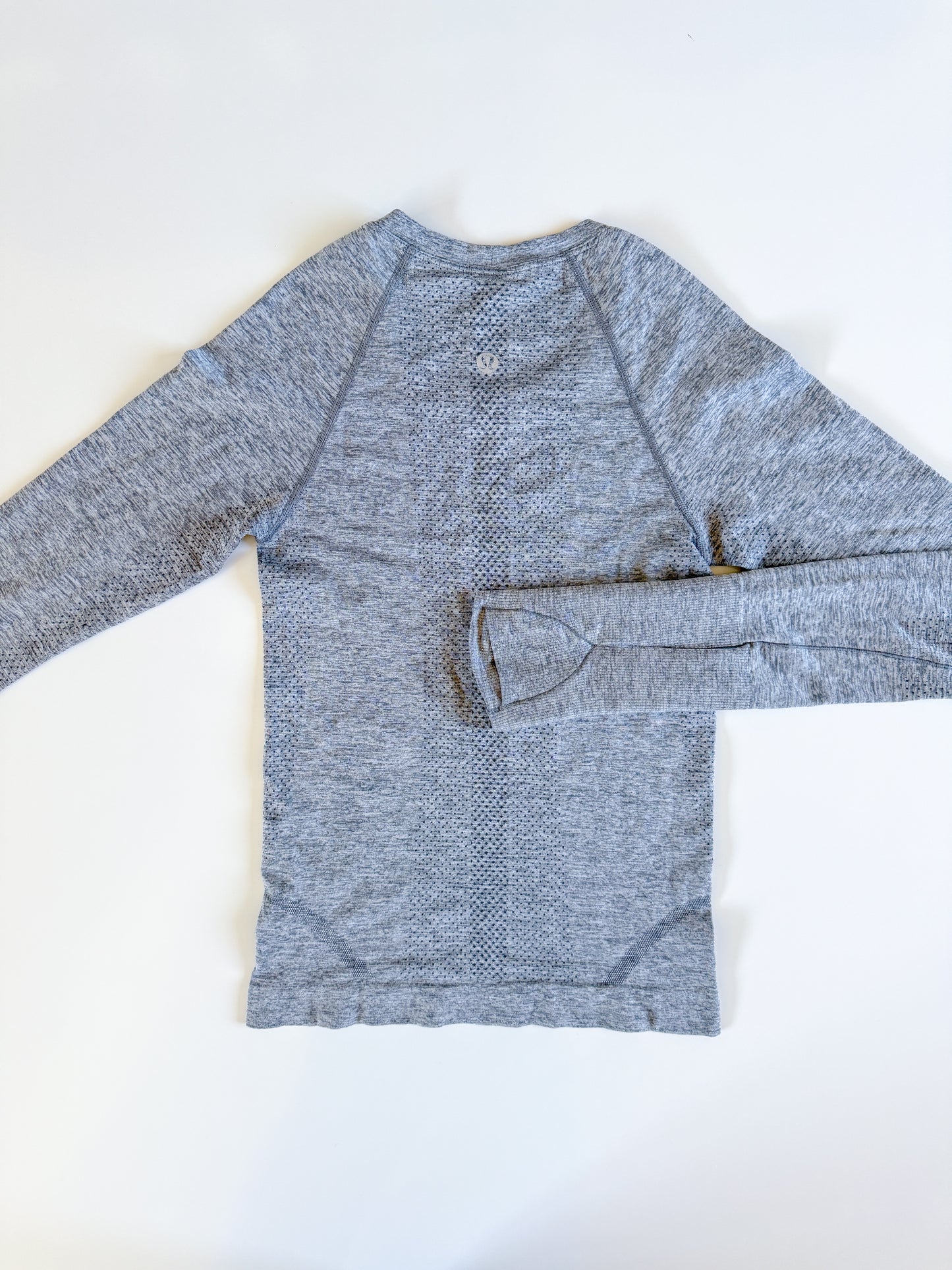 Size 0,2 Gray Swiftly Tech Long Sleeve 2.0 *race