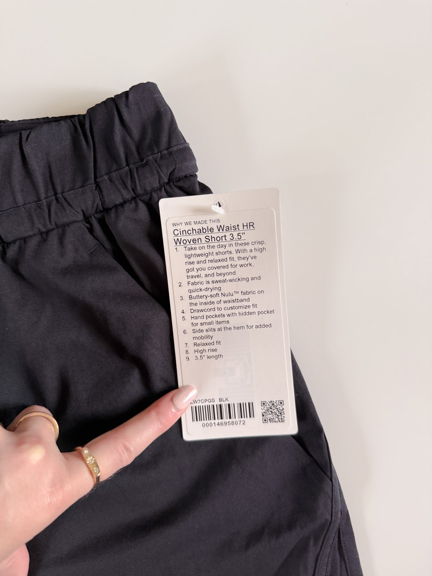 Size M NWT Cinchable Waist Woven Short 3.5"