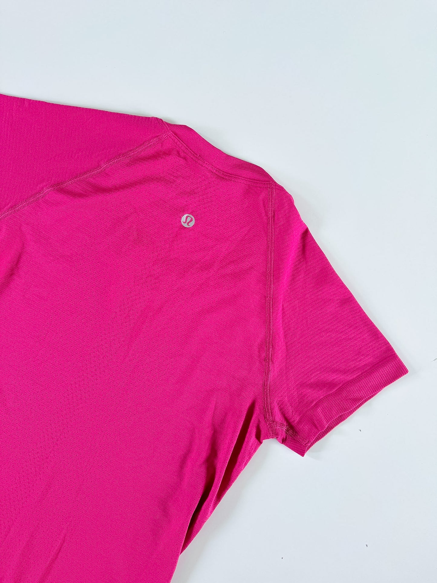 Size 4 Pomegrante Swiftly Tech Short Sleeve 2.0 race