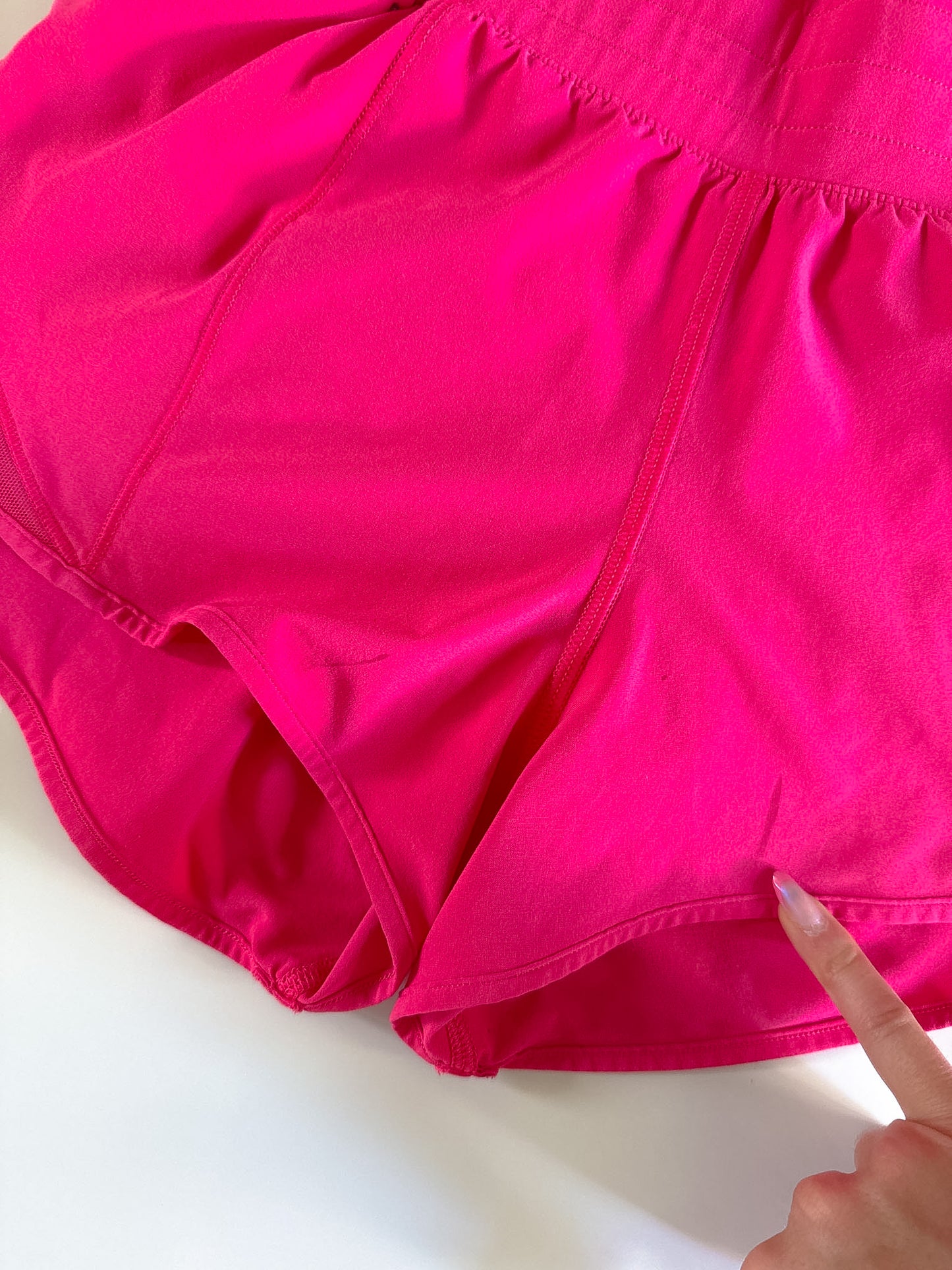 Size 0 HIGHRISE Lipgloss Hotty Hot 2.5" description