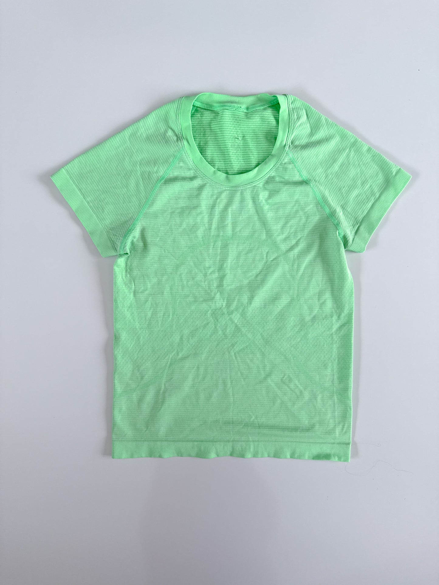 Size 4 Scream Green Swiftly Tech Short Sleeve 2.0 race