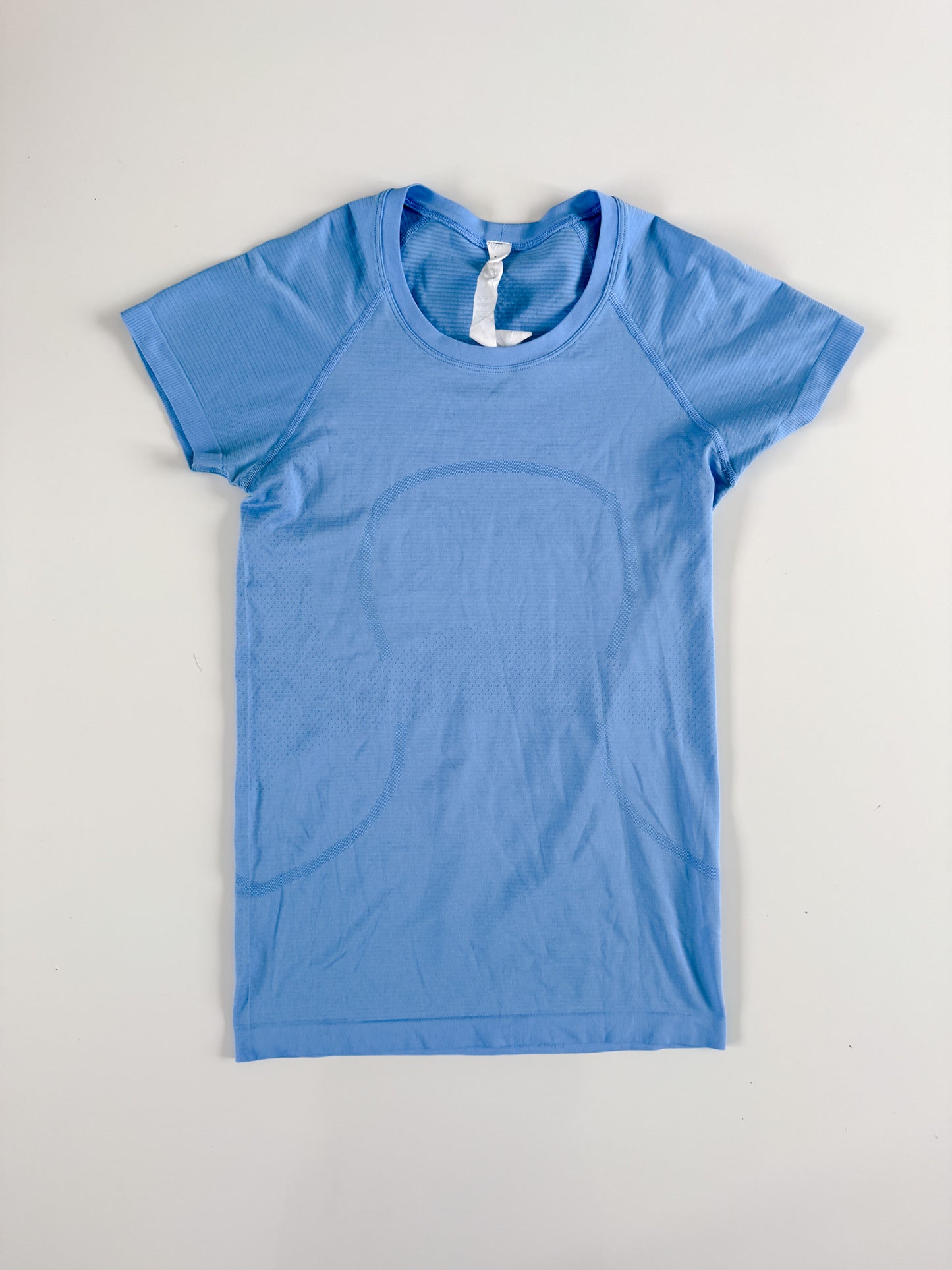 Size 8 Aero Blue Swiftly Tech Short Sleeve 2.0