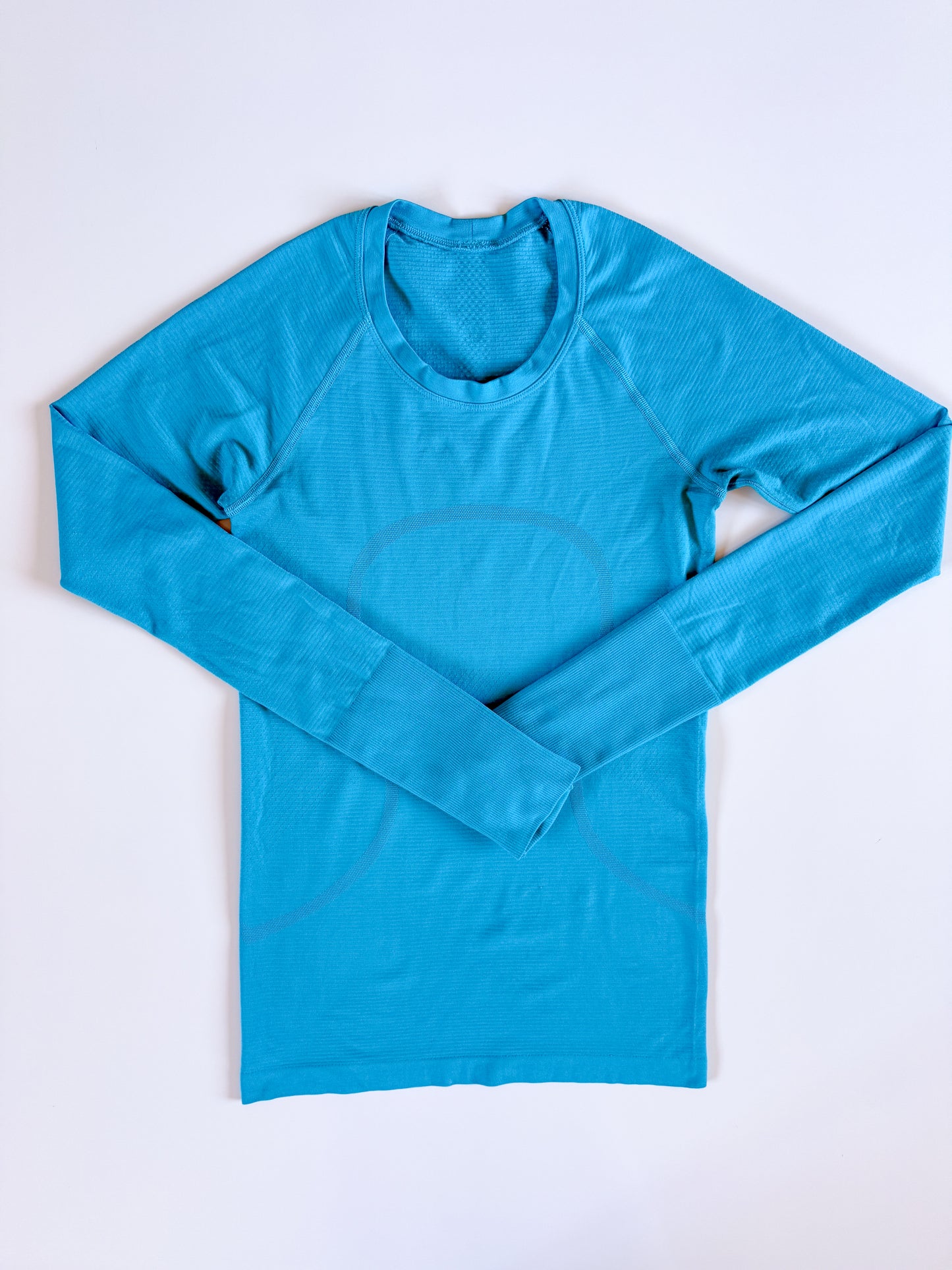 Size 8 RARE Hawaiian Blue Swiftly Tech Long Sleeve 2.0