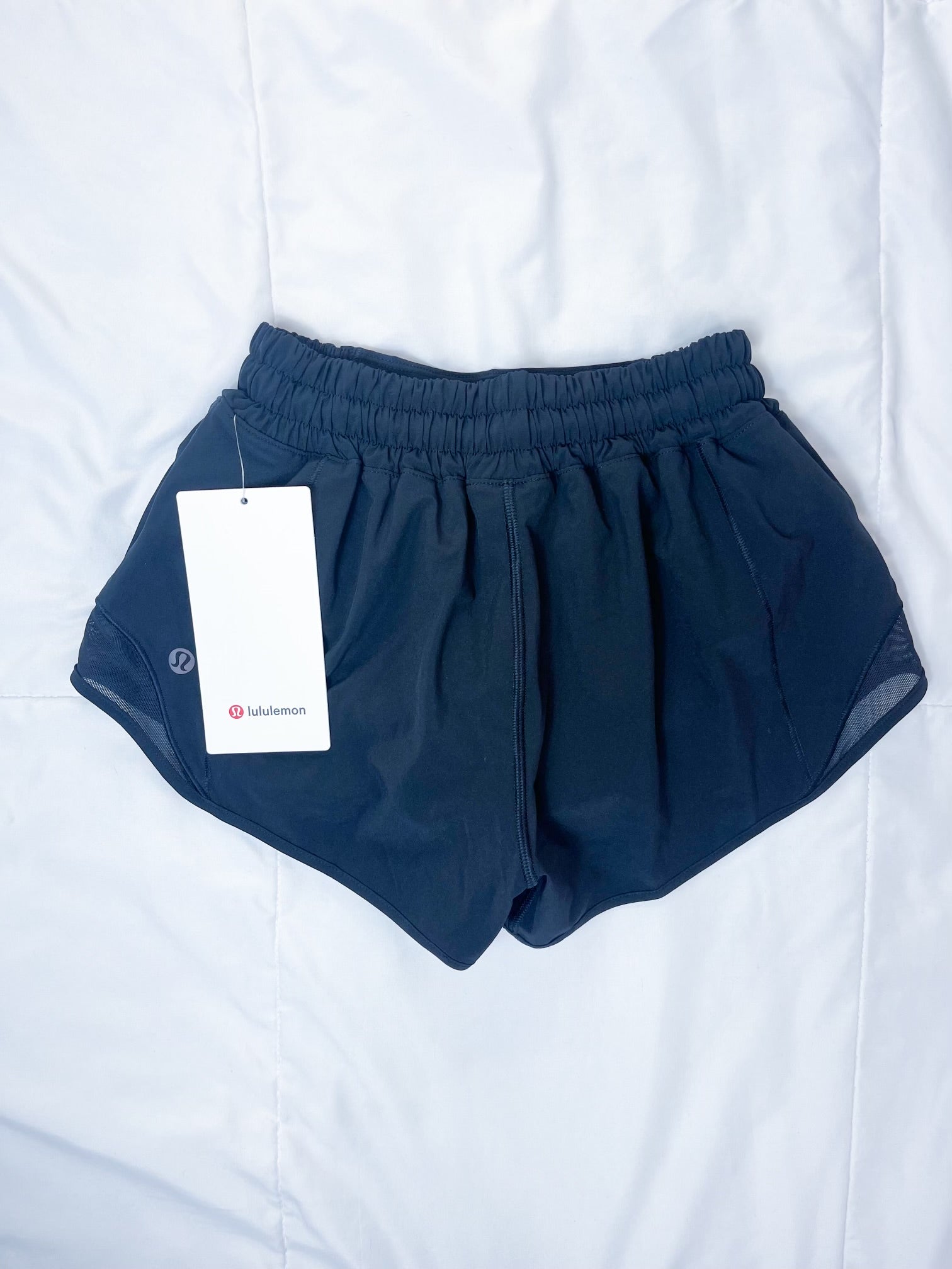 Lululemon Hotty Hot II Shorts authentic Size 6