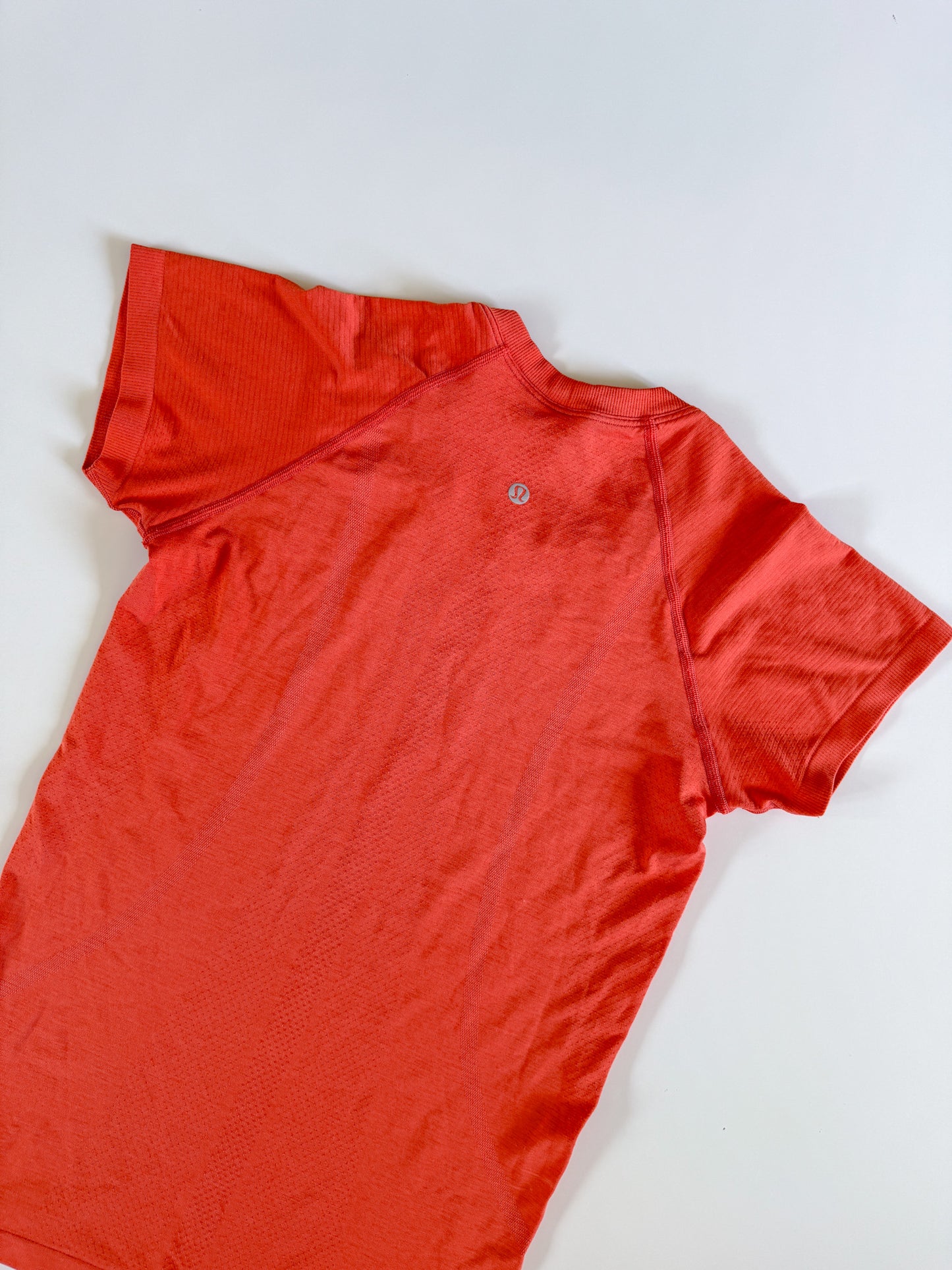 Size 6 Orange Swiftly Tech Short Sleeve 2.0