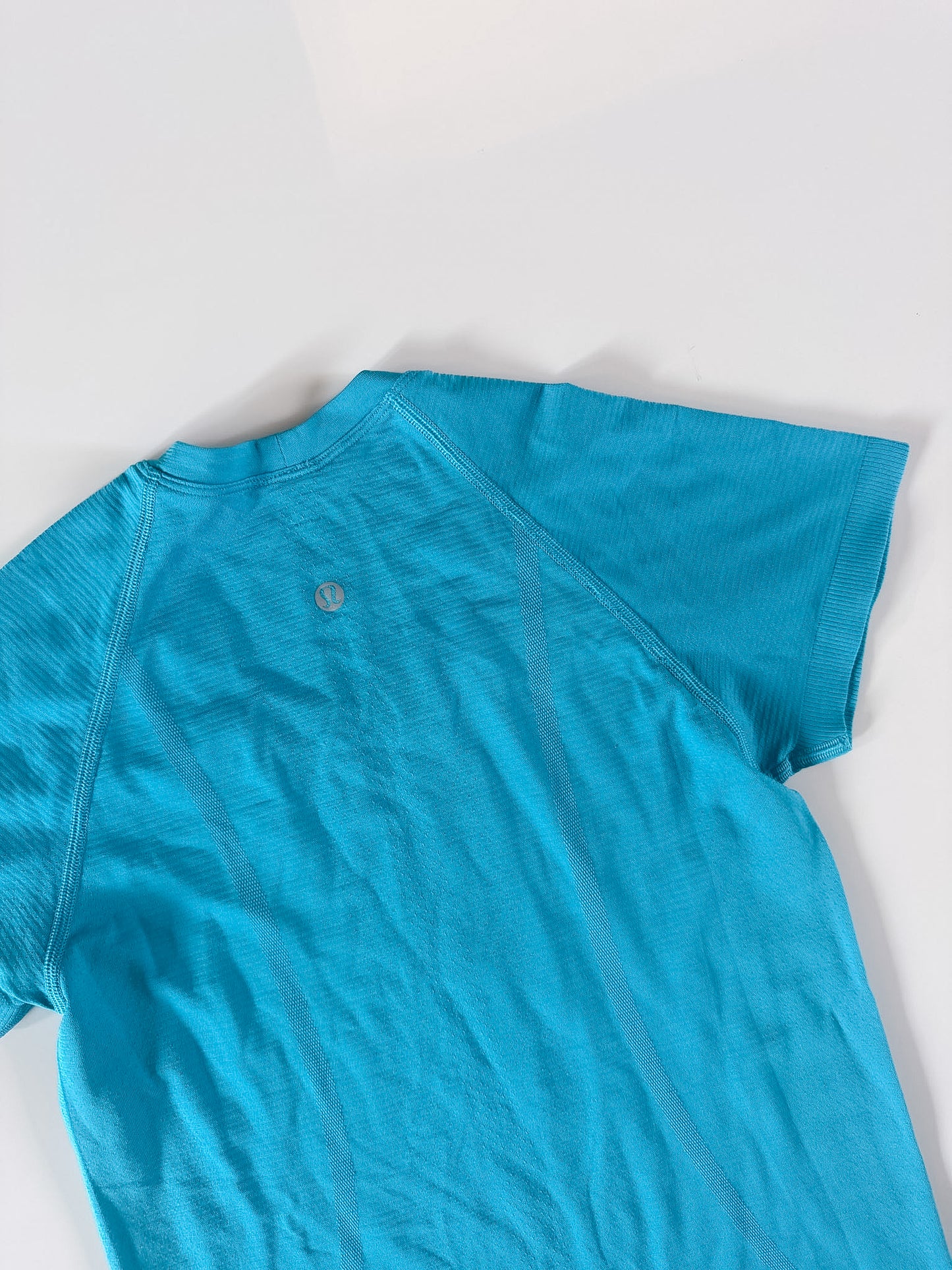 Size 4 RARE Hawaiian Blue Swiftly Tech Short Sleeve 2.0