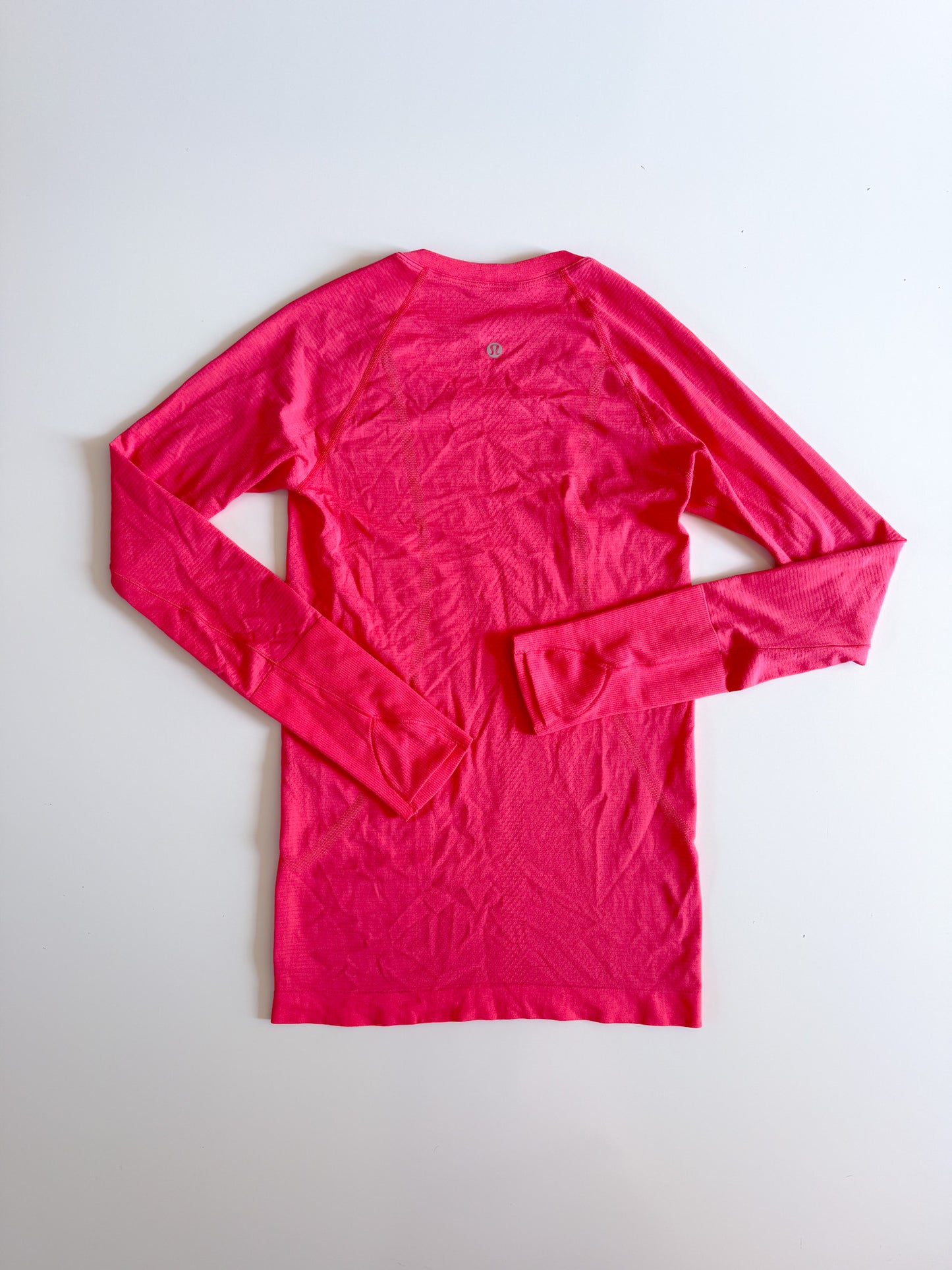 Size 4 Lipgloss Swiftly Tech Long Sleeve 2.0 description