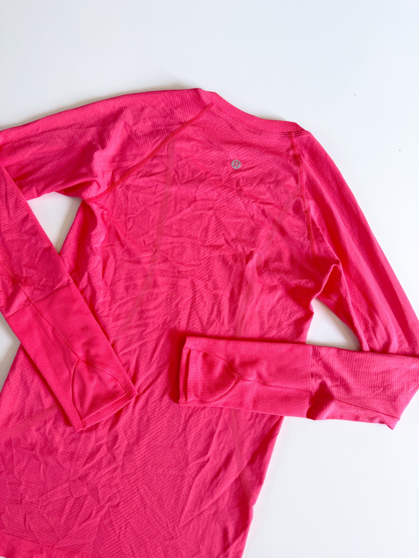 Size 4 Lipgloss Swiftly Tech Long Sleeve 2.0 description