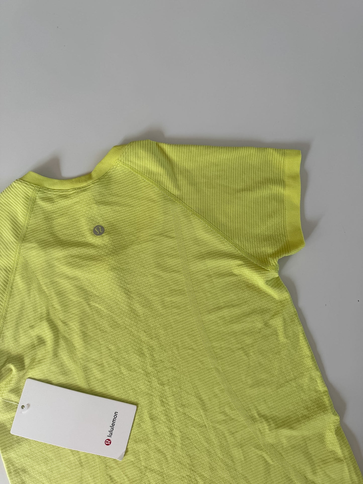 Size 6 Electric Lemon Swiftly Tech Short Sleeve 2.0