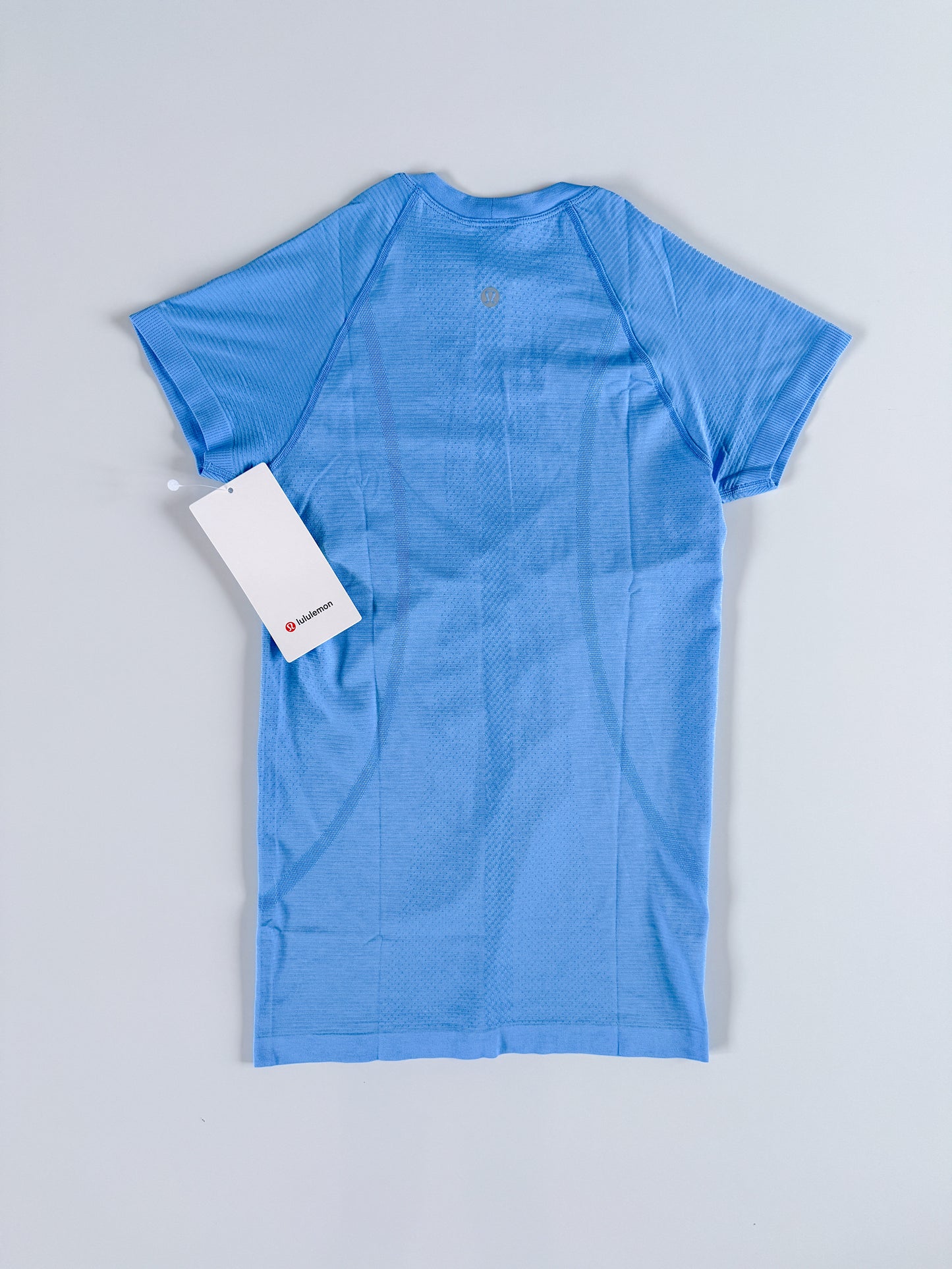 Size 0,2 NWT Aero Blue Swiftly Tech Short Sleeve 2.0