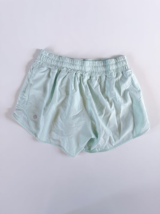 Size 4 Delicate Mint Hotty Hot 4"