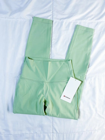 Size 0, 6 NWT Creamy Mint Wunder Under 25"