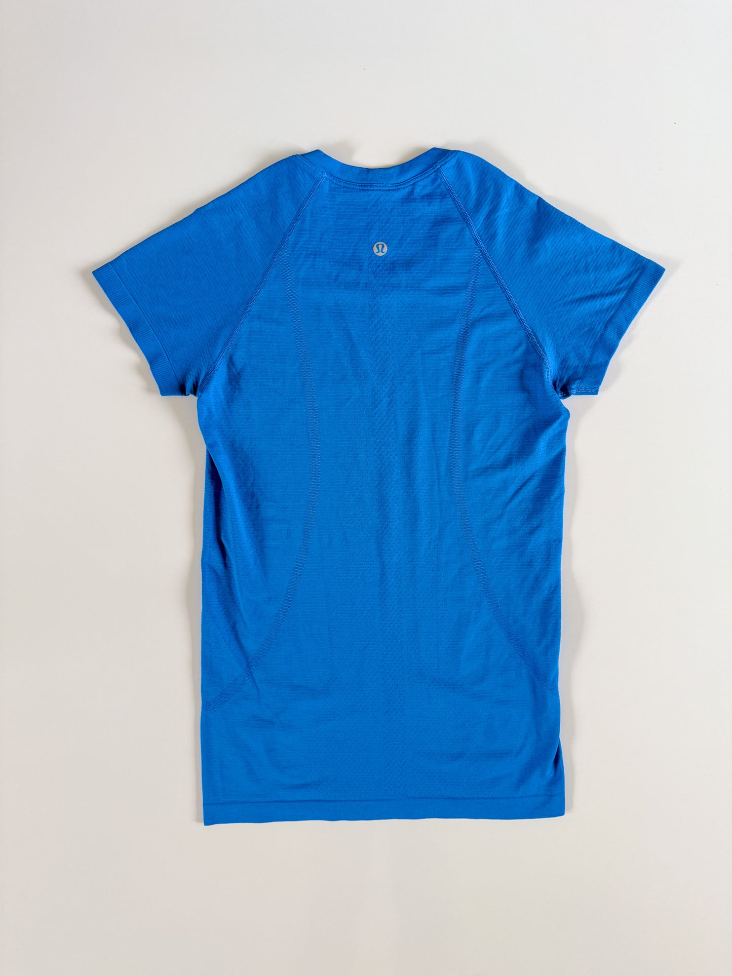 Size 4 RARE Poolside Swiftly Tech Short Sleeve 2.0