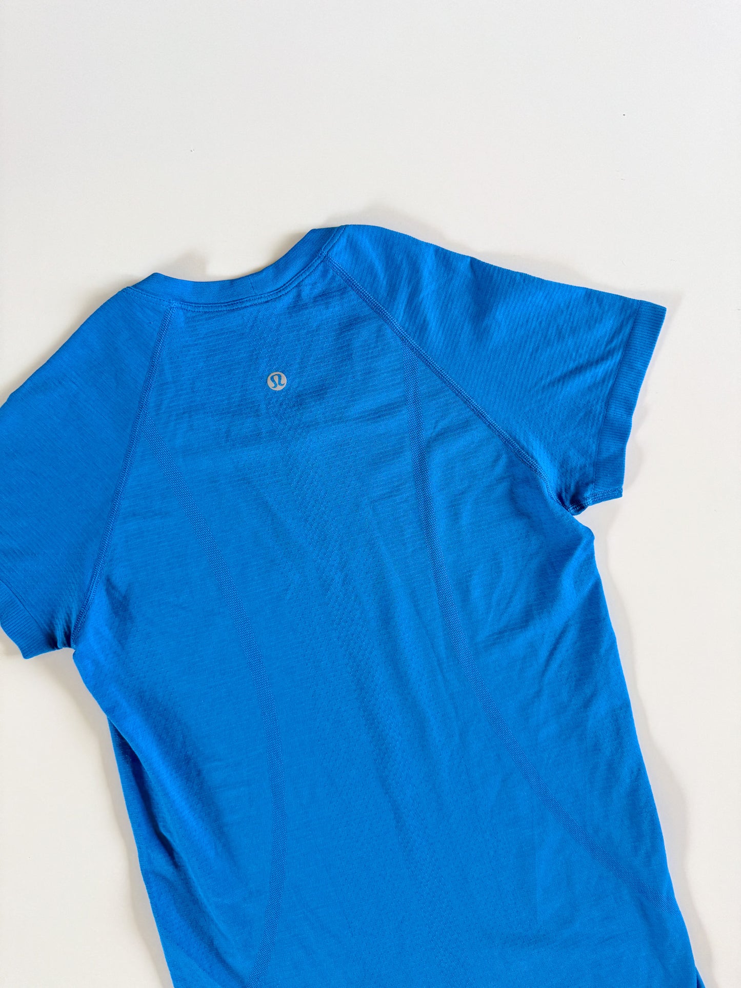 Size 4 RARE Poolside Swiftly Tech Short Sleeve 2.0