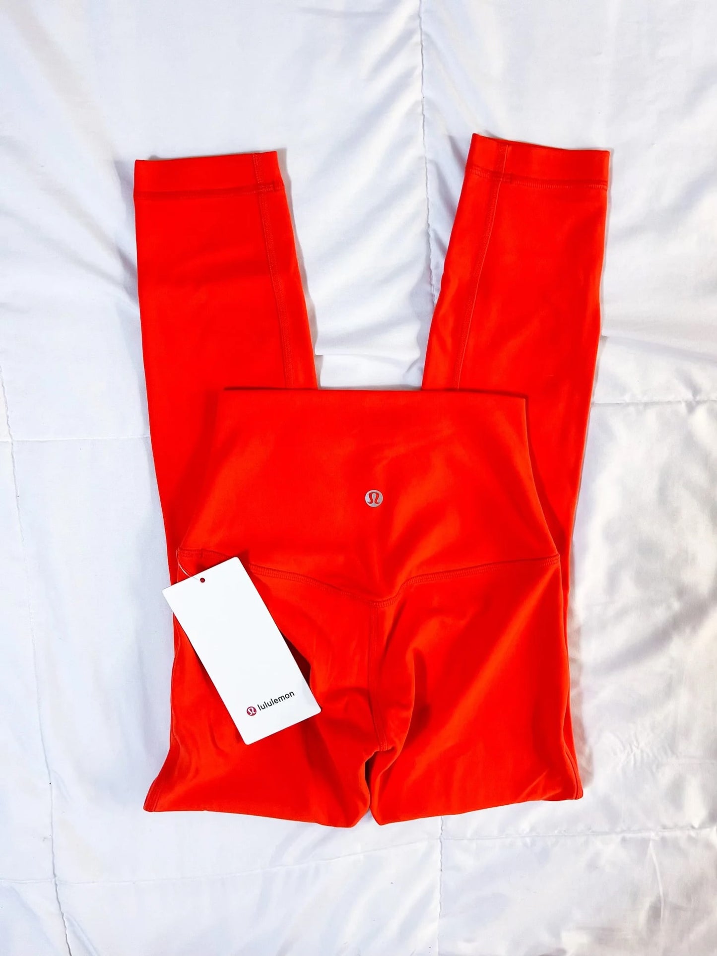 Size 0 NWT Carnation Red Align 28"