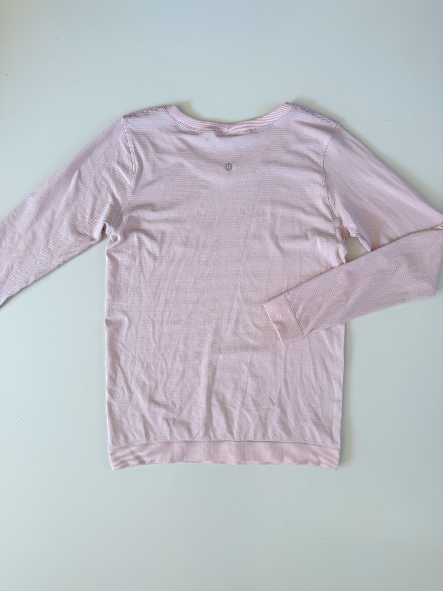 Size 6 Flush Pink Swiftly Tech Relaxed Long Sleeve 2.0 flaw