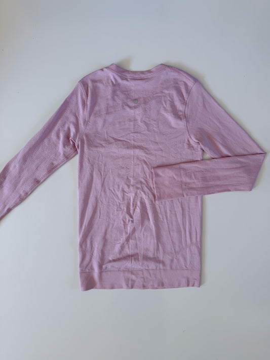 Size 4 Light Purple Swiftly Tech Relaxed Long Sleeve flaw