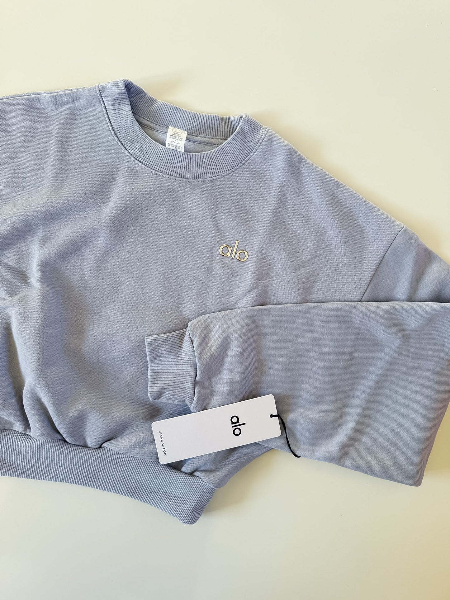 XS,S NWT AIo Winter Frost Accolade Crewneck
