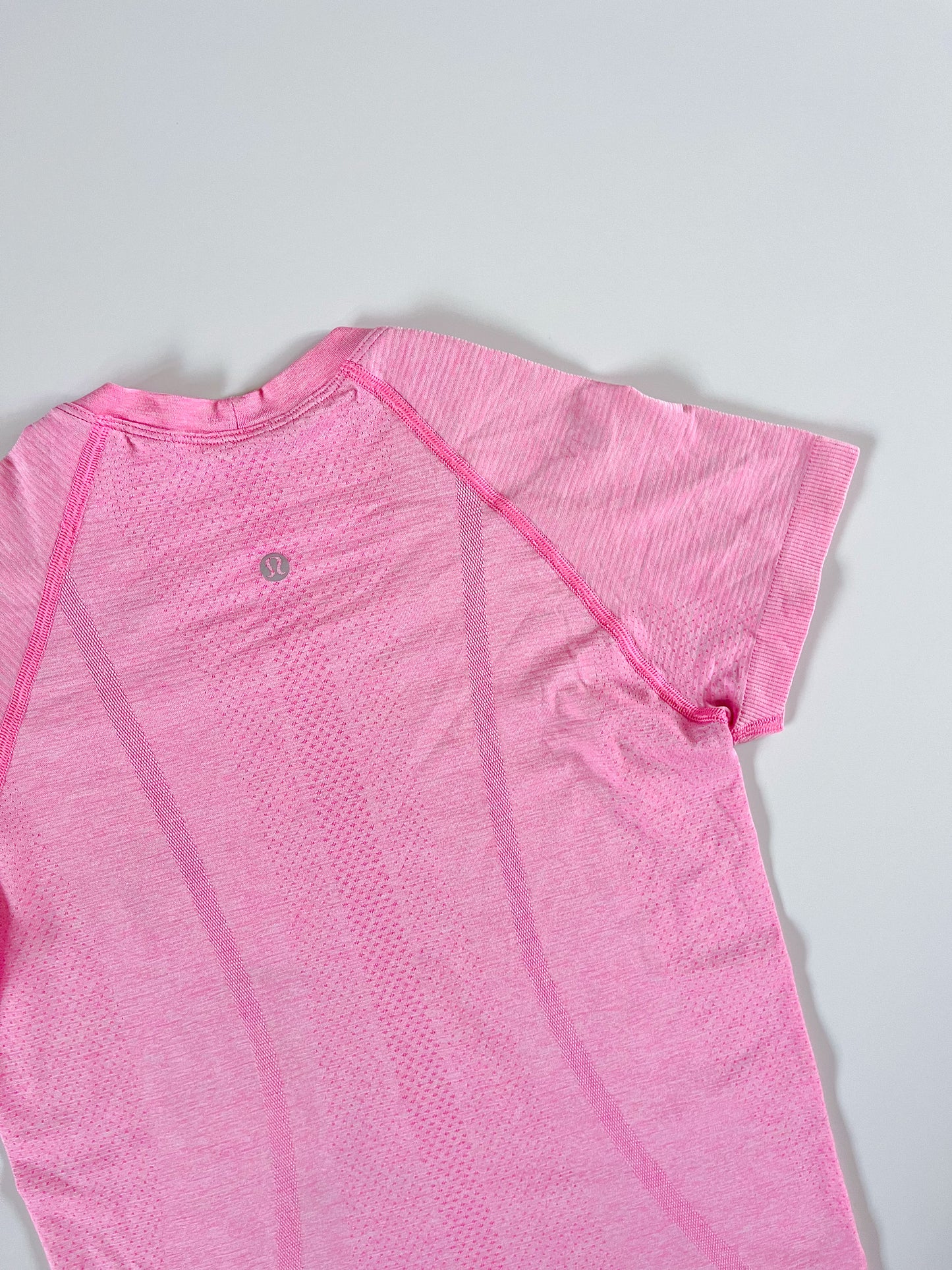 Size 4,8 Pink Swiftly Tech Short Sleeve 2.0