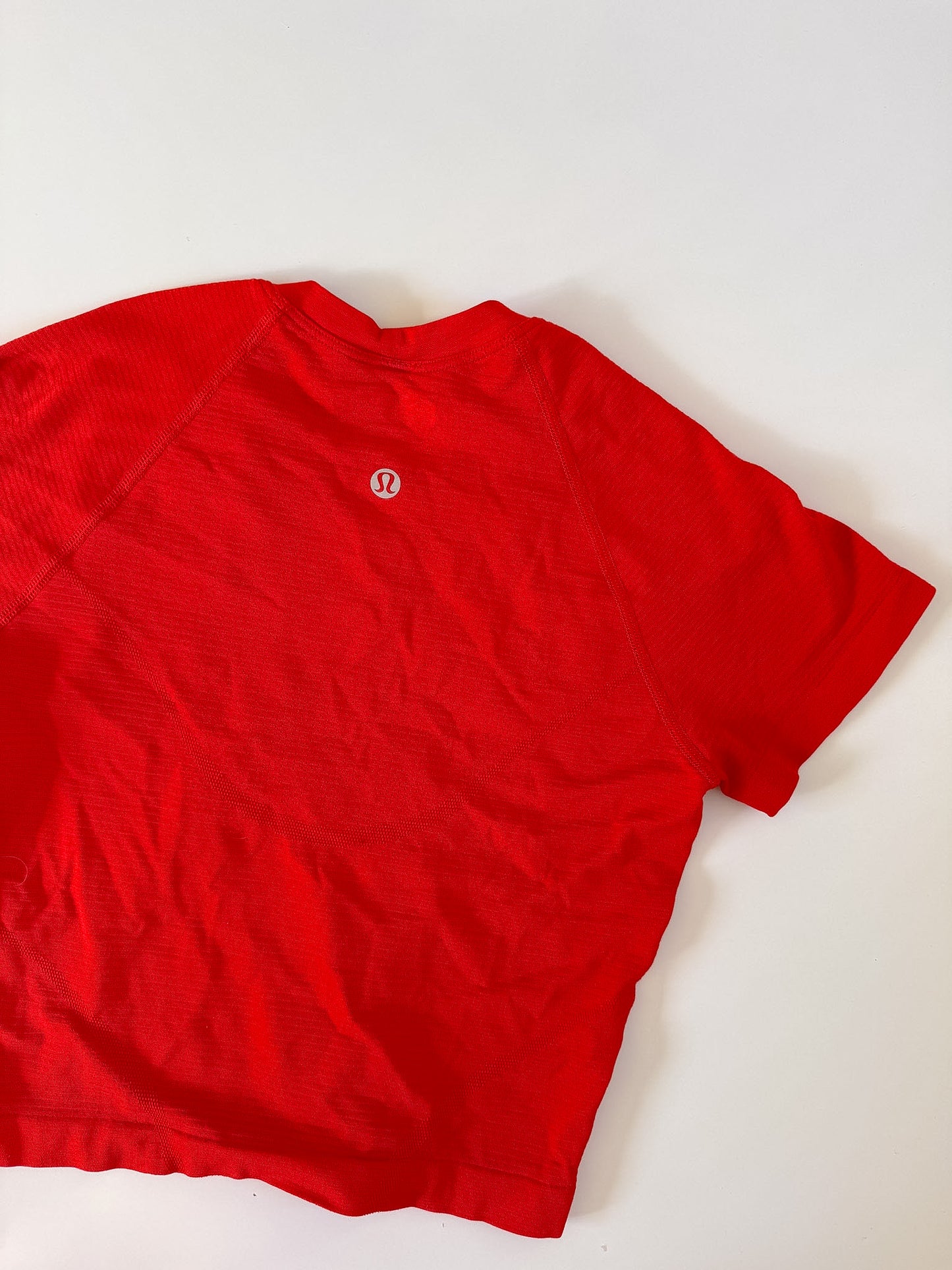 Size 4 Hot Heat Swiftly Tech Short Sleeve crop *description