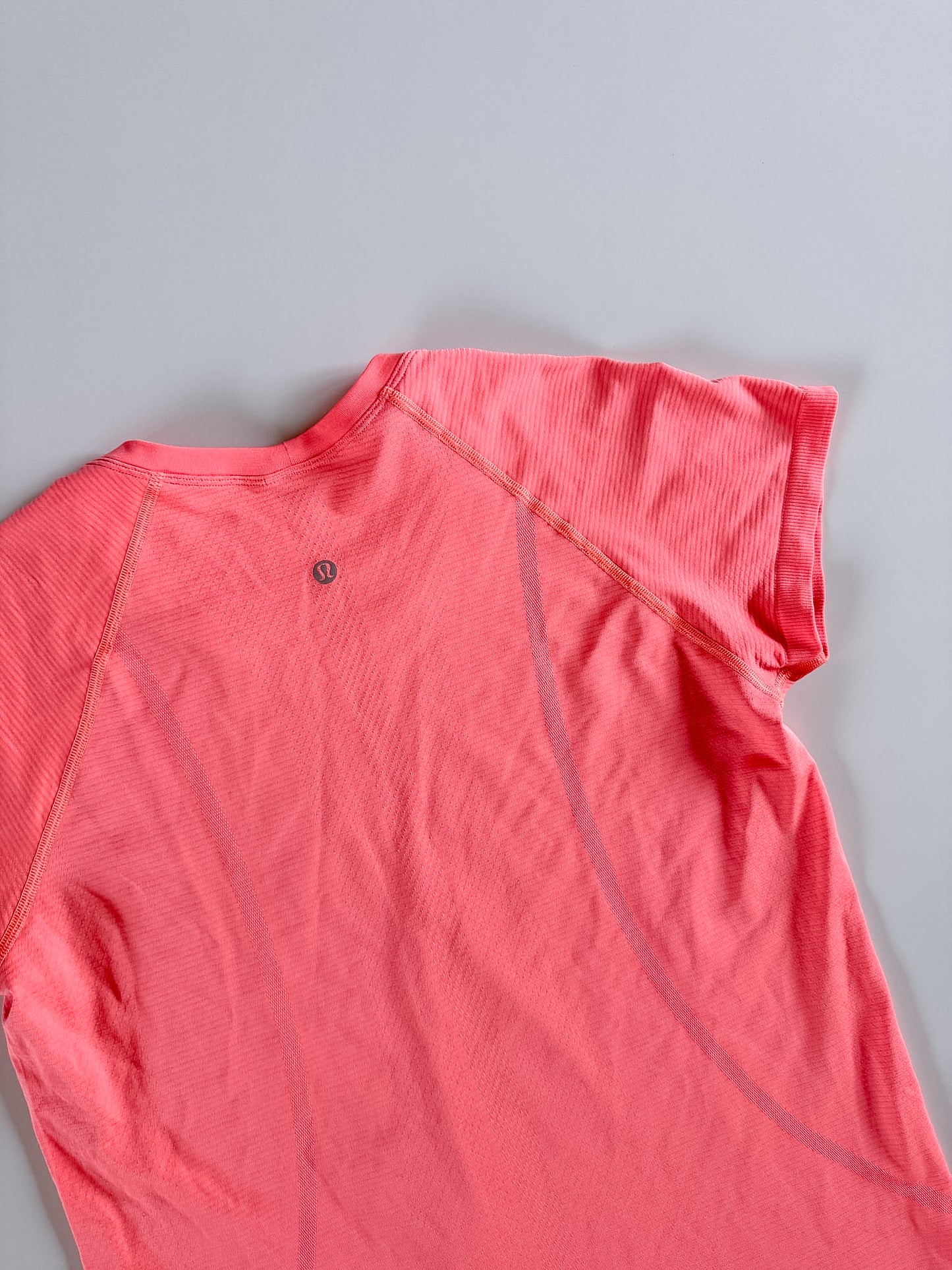 Size 12 Sunset Swiftly Tech Short Sleeve 2.0