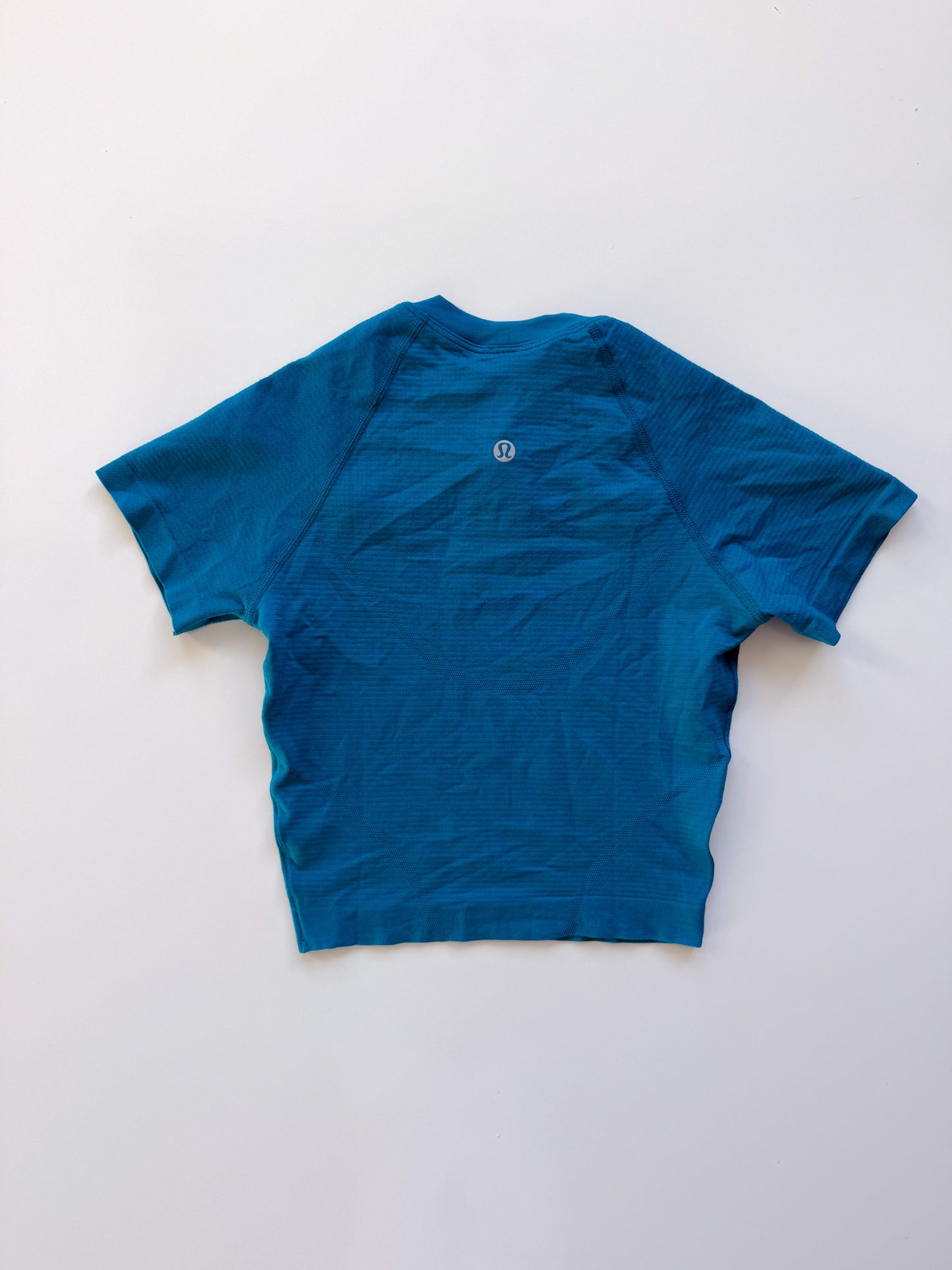 Size 2 Hawaiin Blue Crop Swiftly Tech Short Sleeve