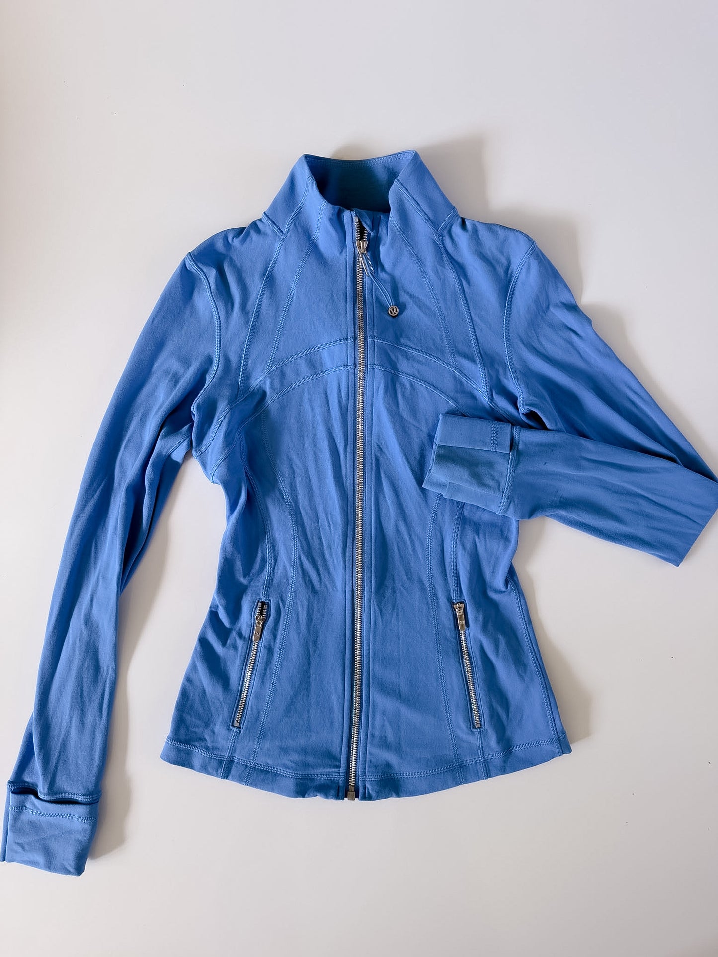 Size 4 RARE Pool Party/Silver Define Jacket description