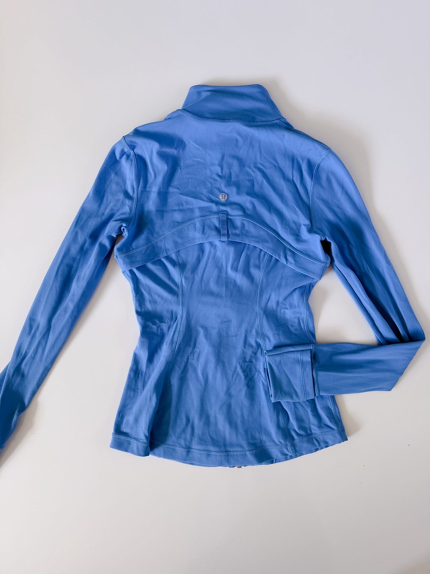 Size 4 RARE Pool Party/Silver Define Jacket description