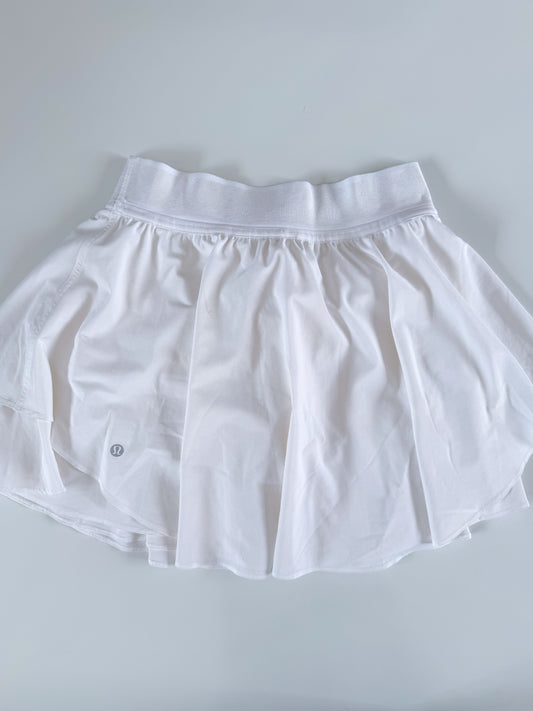 Size 8 White Court Rival Skirt *flaw