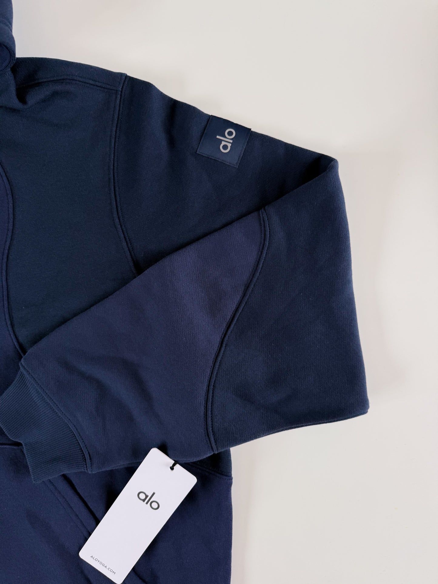 Medium NWT Navy ALO Make Waves Hoodie