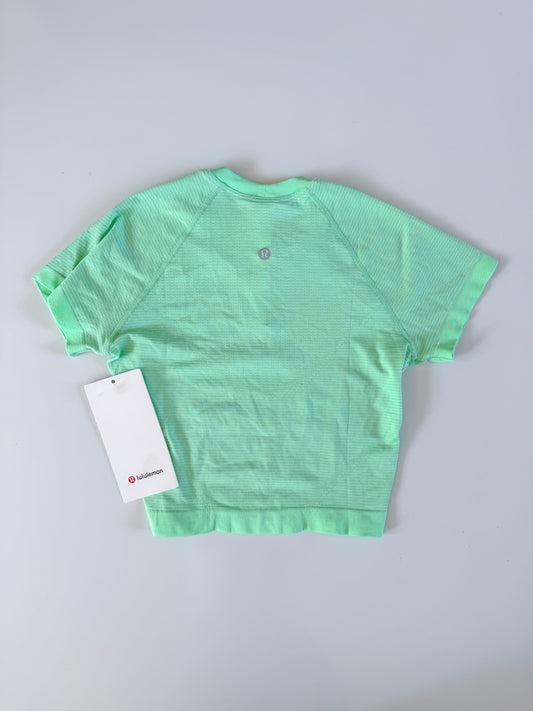 Size 4 NWT Citrus Lime Swifly Tech Short Sleeve Crop